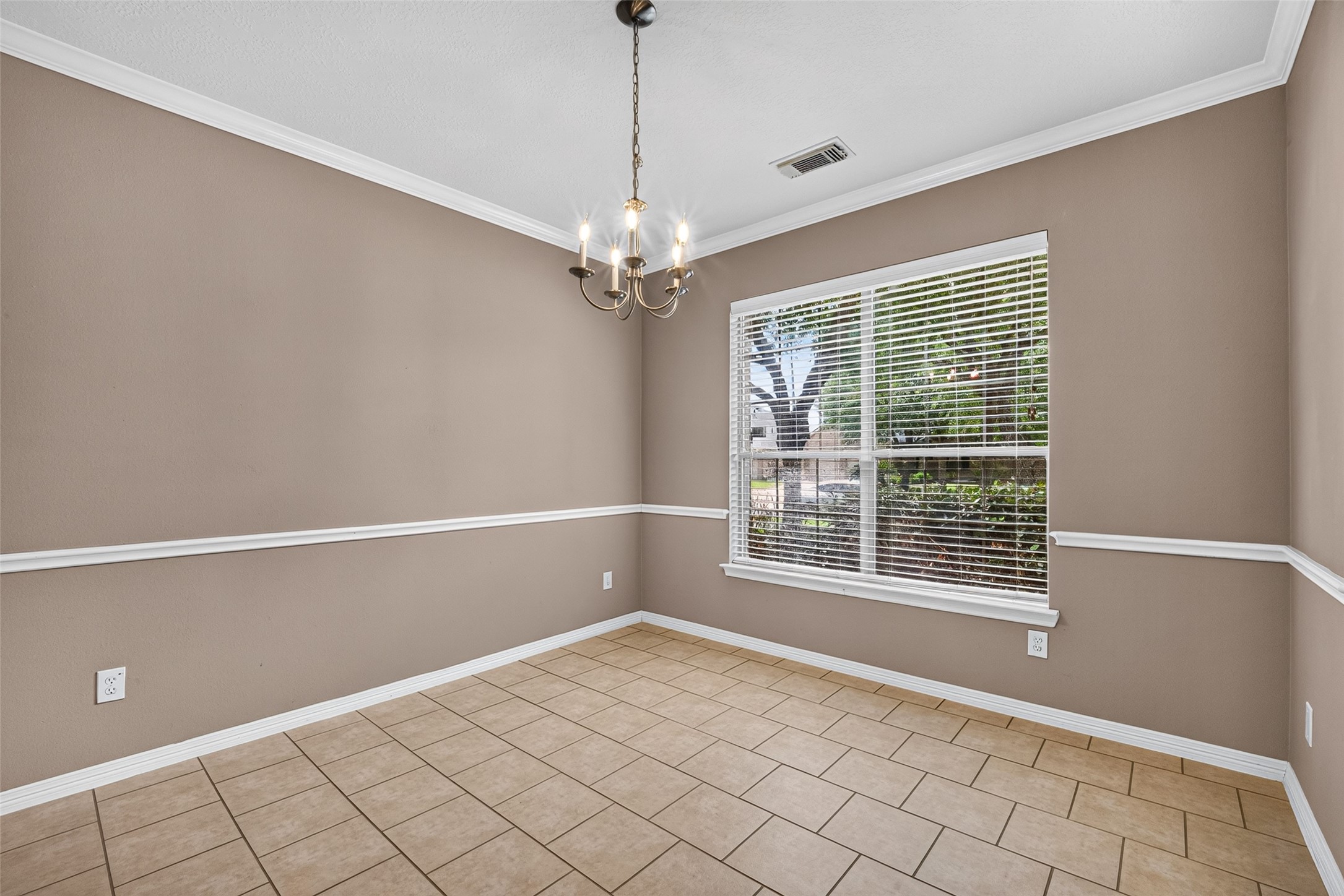 4022 Regal Stone Lane Property Photo 8
