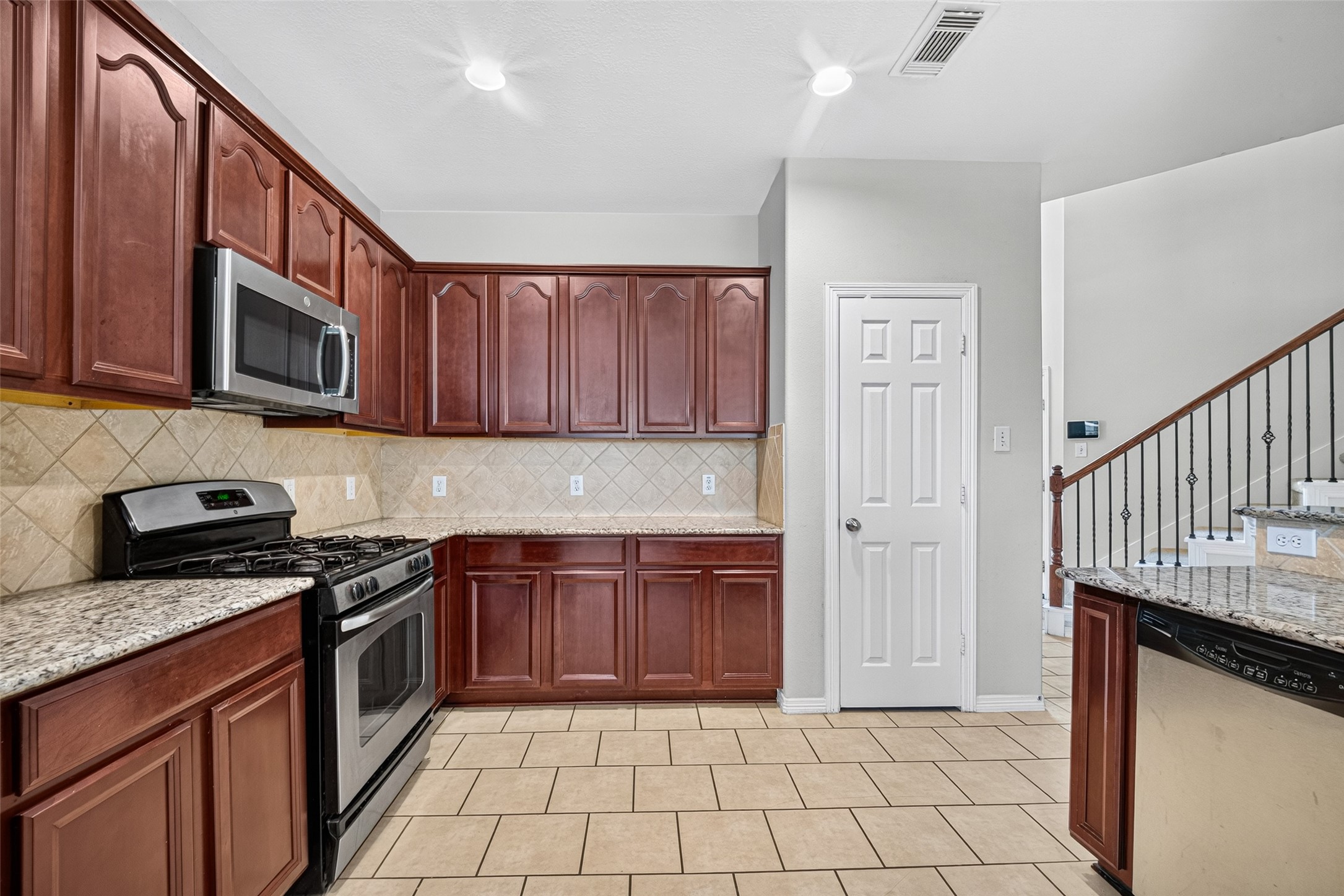 4022 Regal Stone Lane Property Photo 17