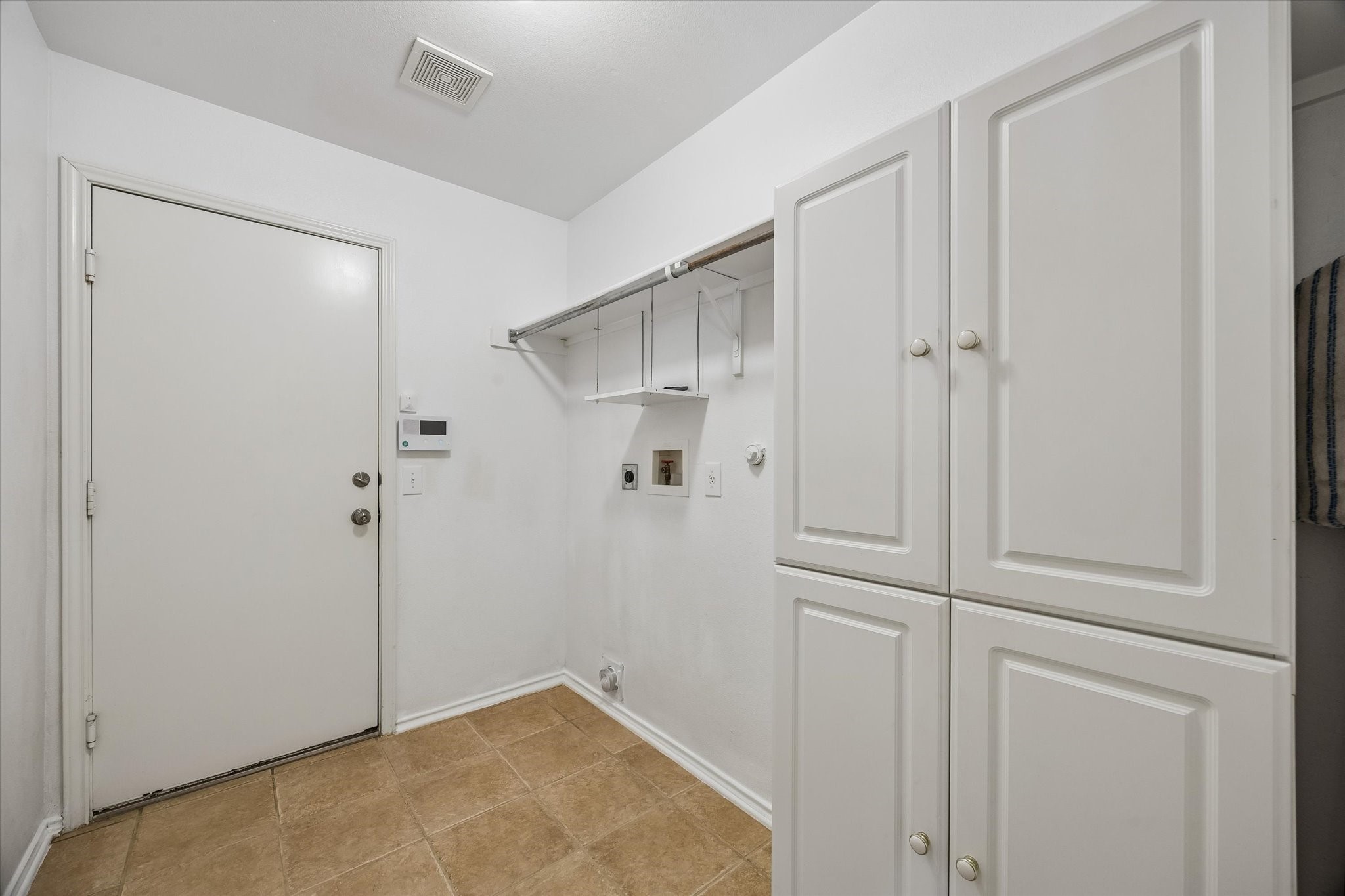 6607 Chasethorn Drive Property Photo 7