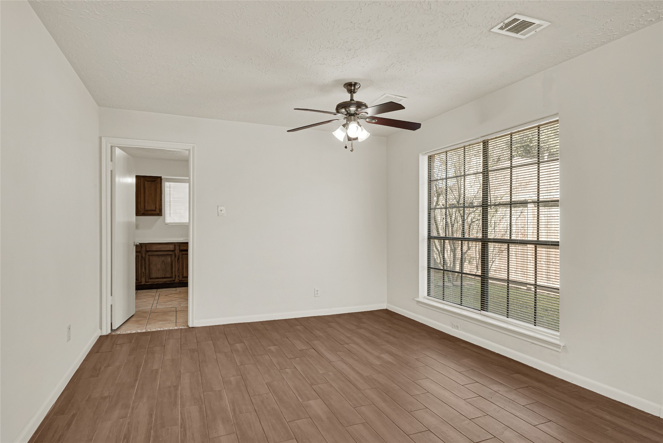 4910 Brownfields Court Property Photo 12