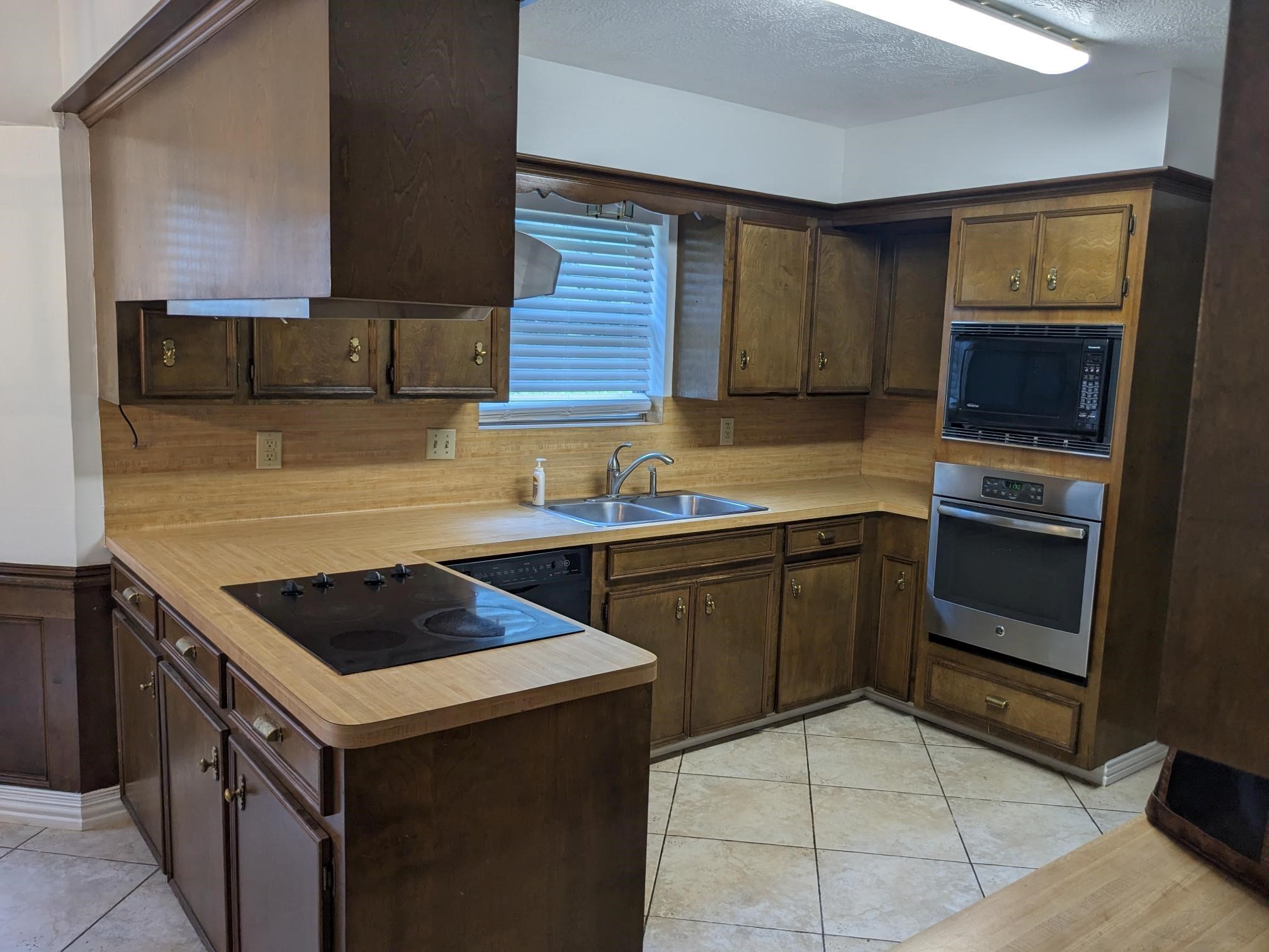 17526 Teal Forest Lane Property Photo 8