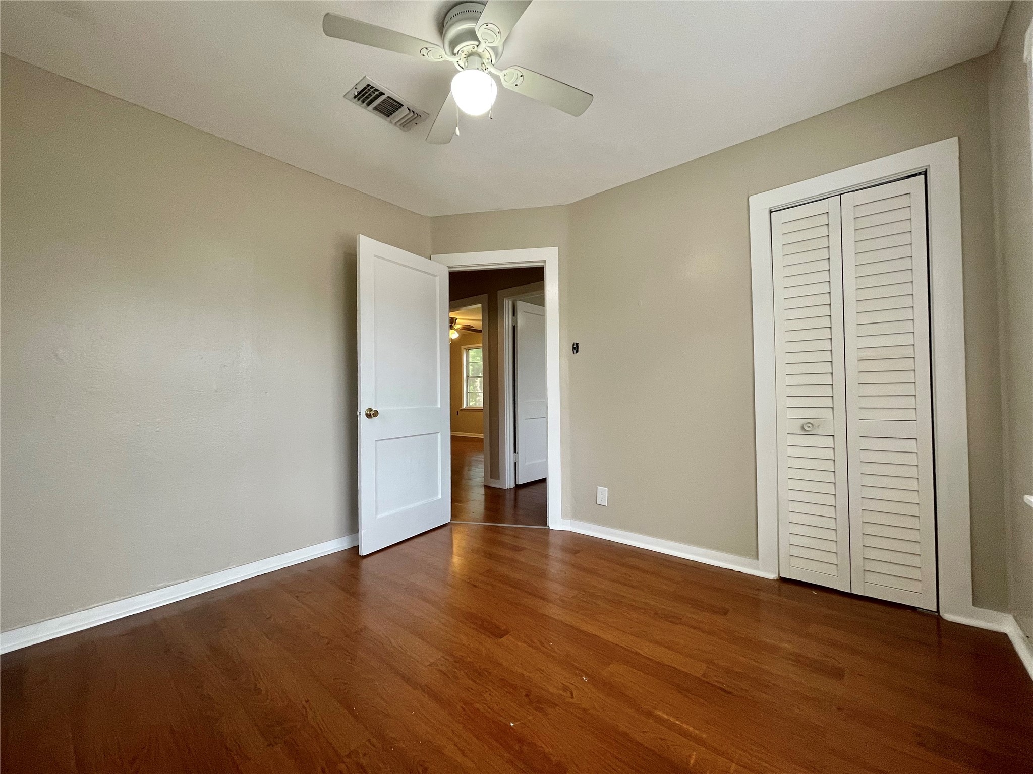 718 E Wilkins Street Property Photo 12