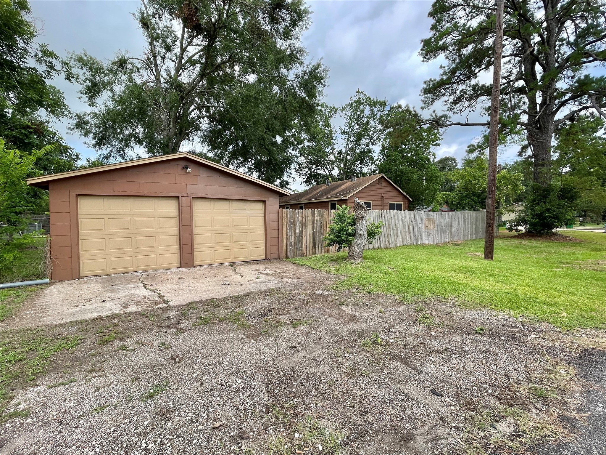 718 E Wilkins Street Property Photo 18