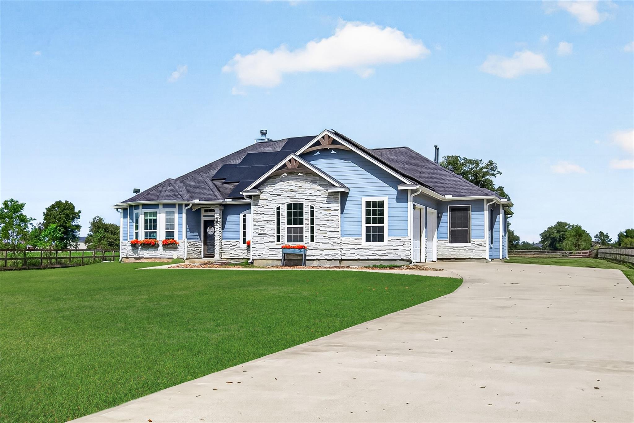2926 Horse Trail Drive, Rosharon Tx 77583 Property Photo 2