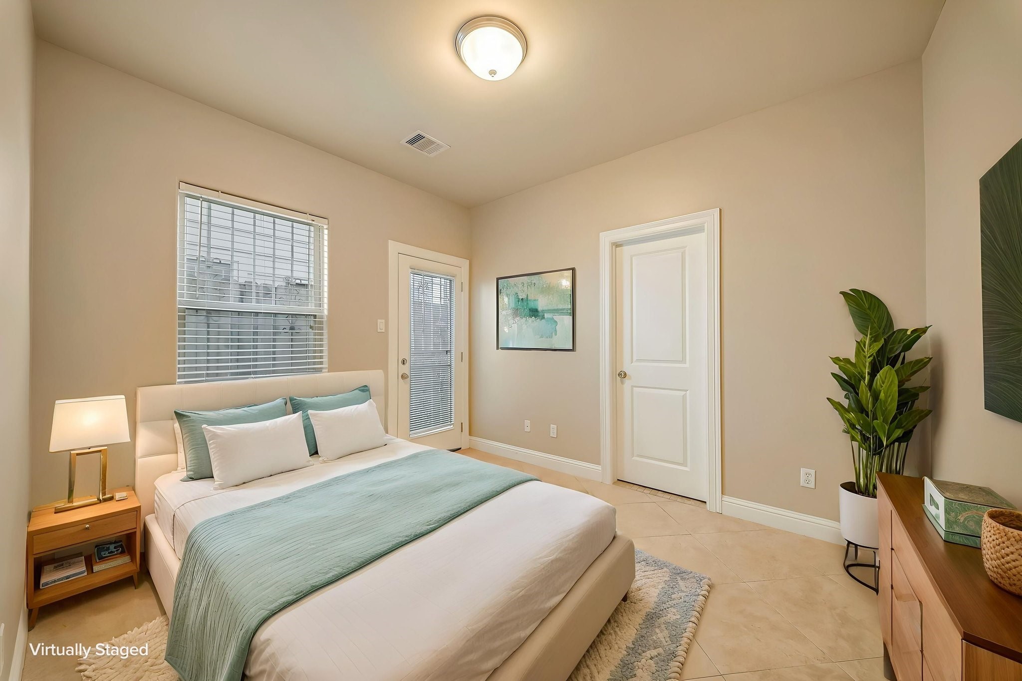 1616 Live Oak Street Property Photo 6
