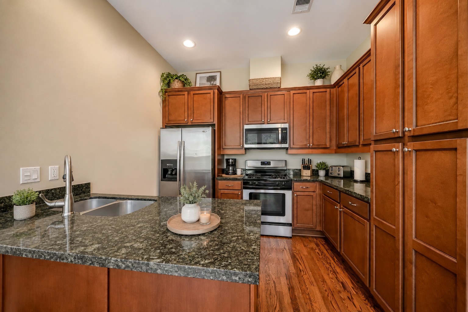 1616 Live Oak Street Property Photo 16