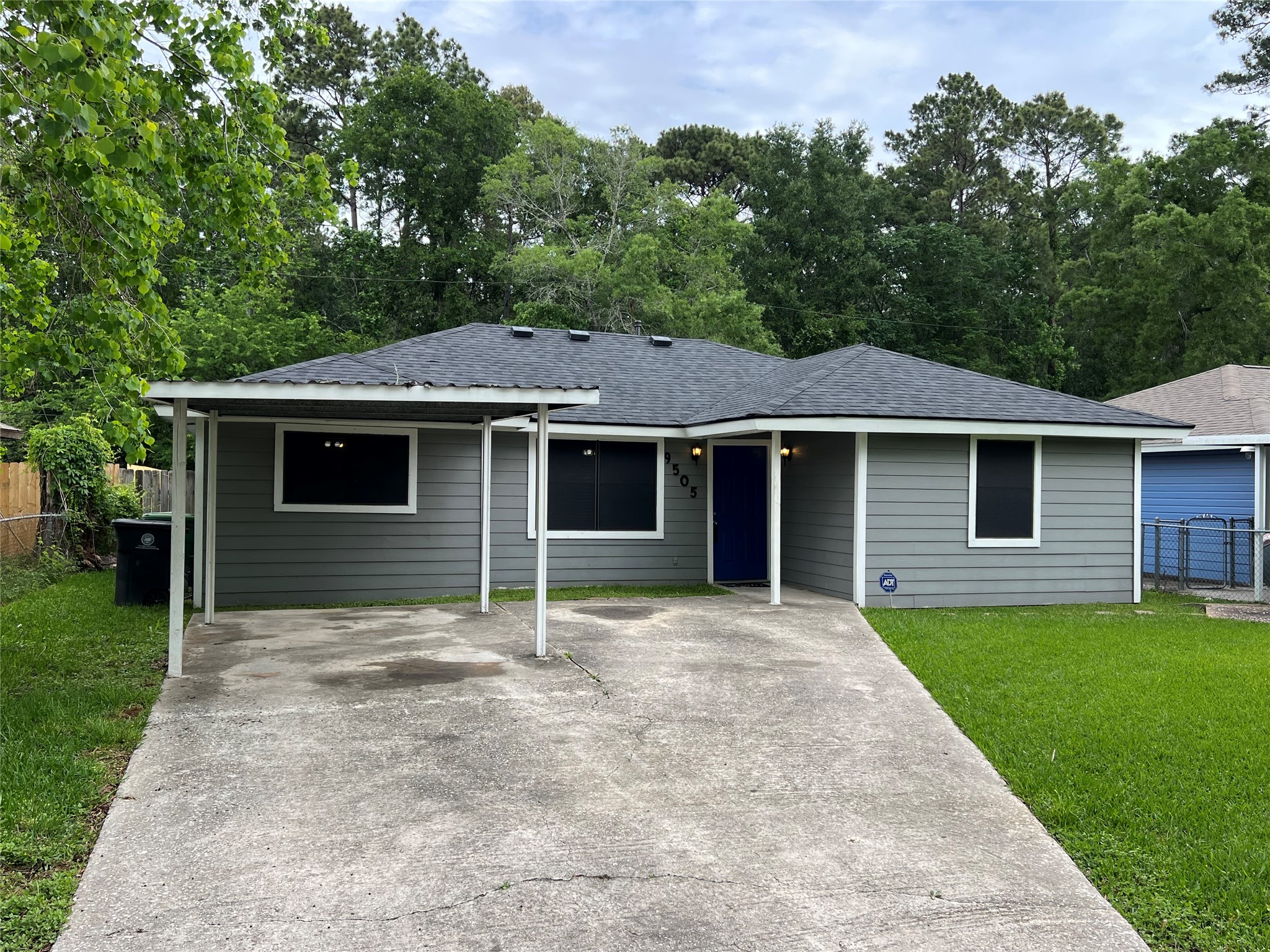 9505 Everglade Drive Property Photo 1