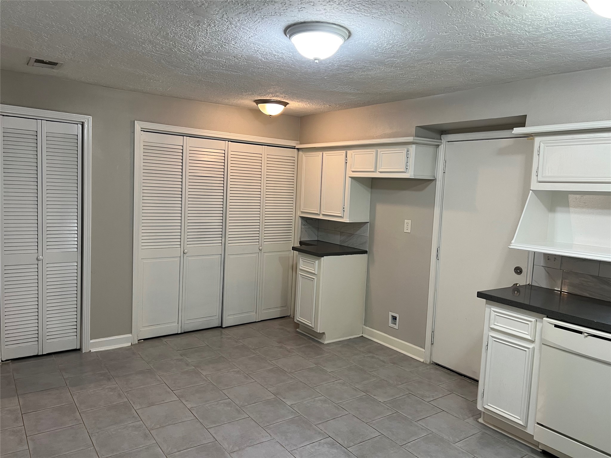 9505 Everglade Drive Property Photo 11