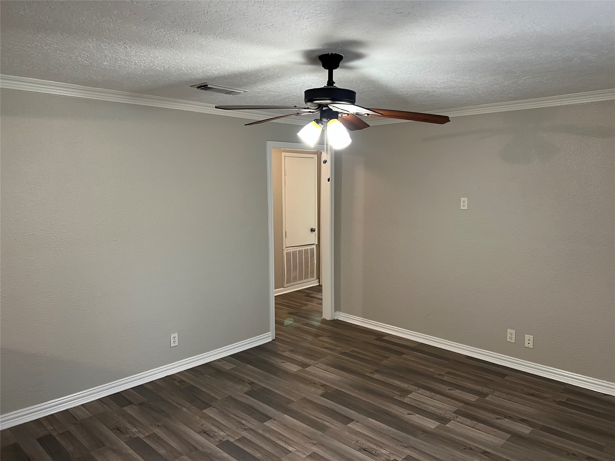 9505 Everglade Drive Property Photo 15