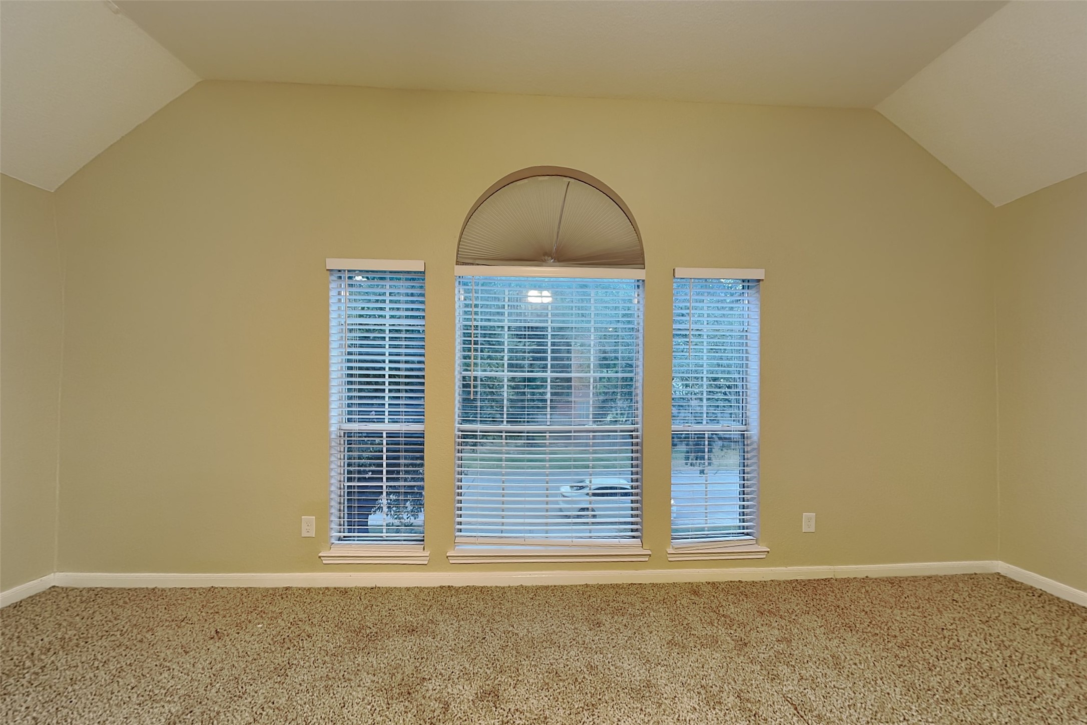26871 Castlecliff Lane Property Photo 9