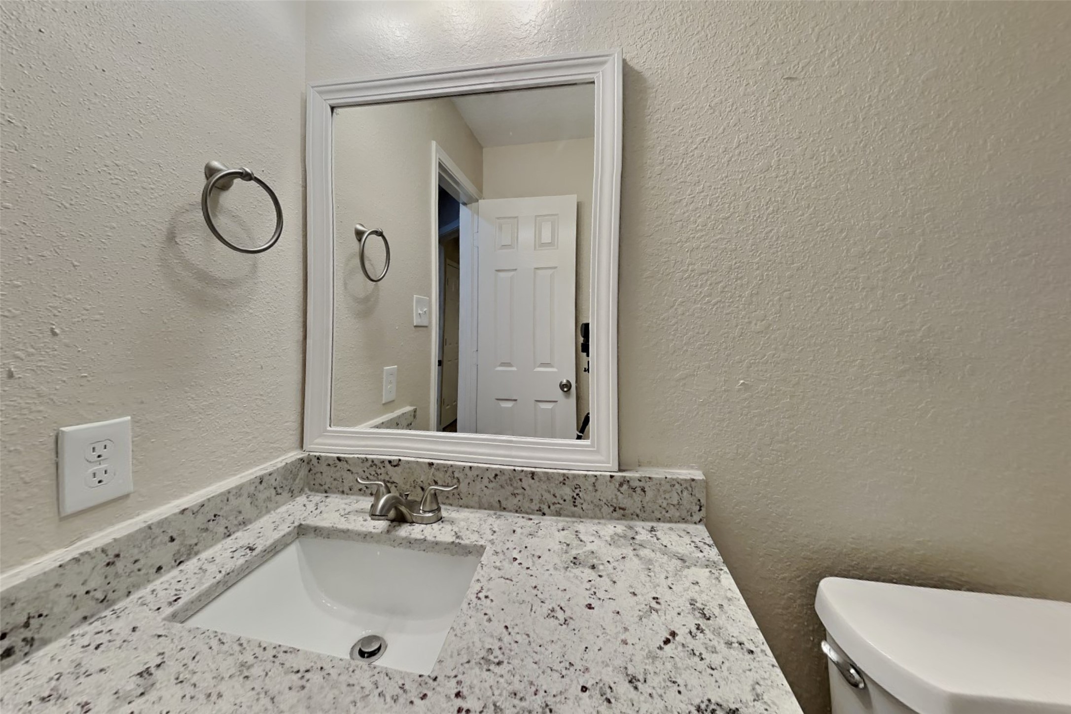 26871 Castlecliff Lane Property Photo 15