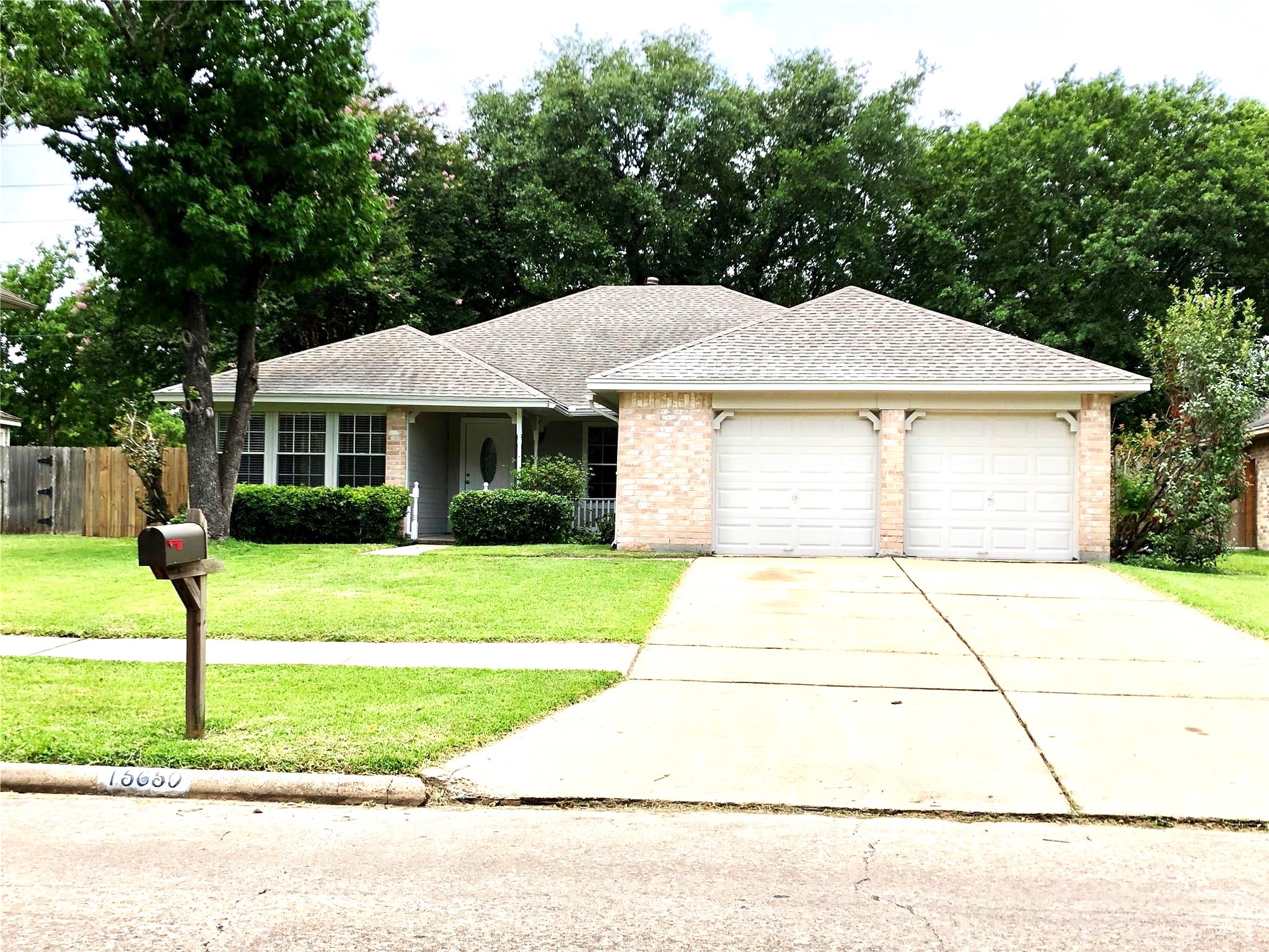15650 Pebble Lake Drive Property Photo 1