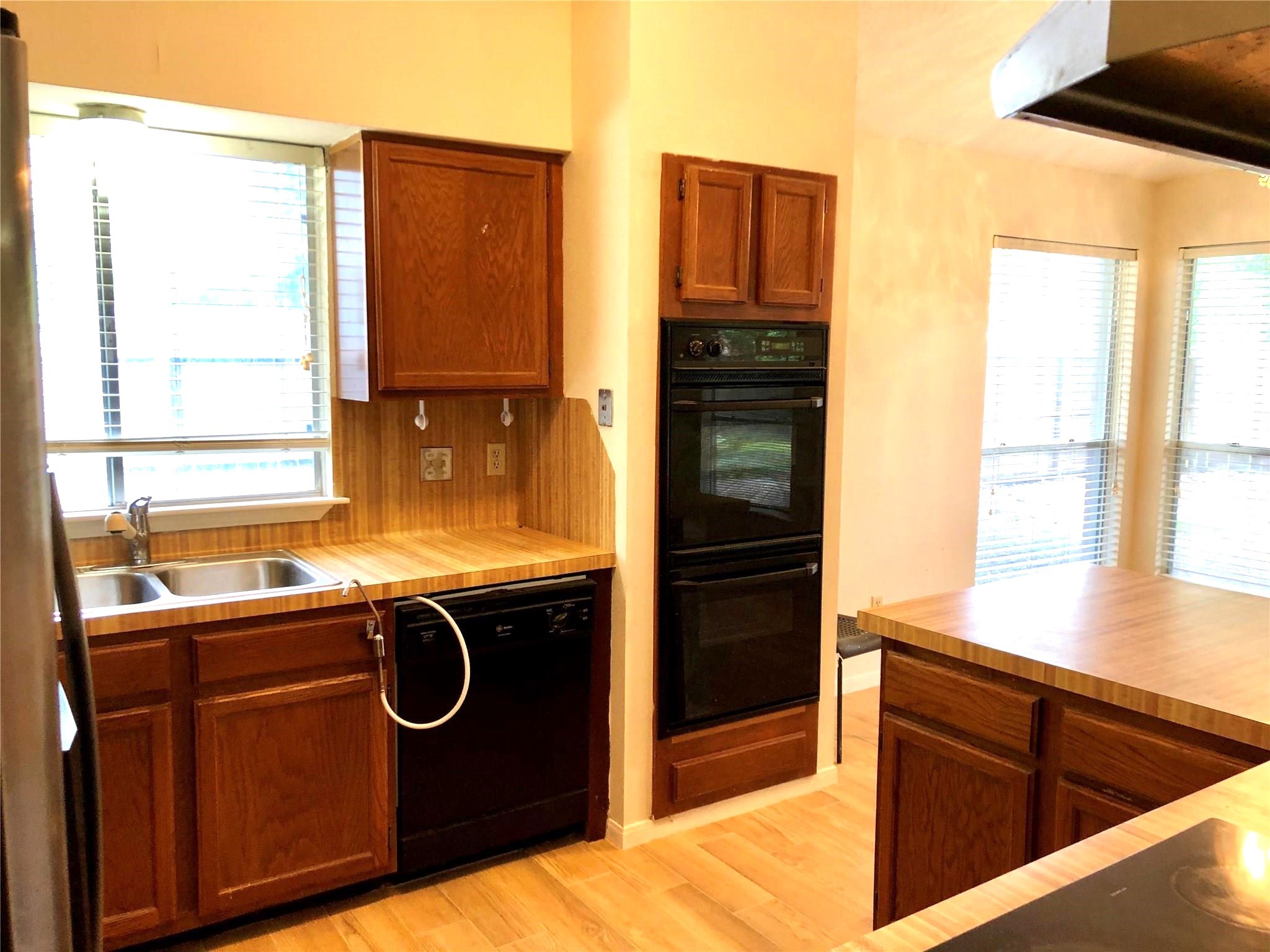 15650 Pebble Lake Drive Property Photo 4