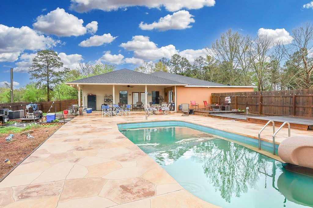 1560 Fm 355 Property Photo 4