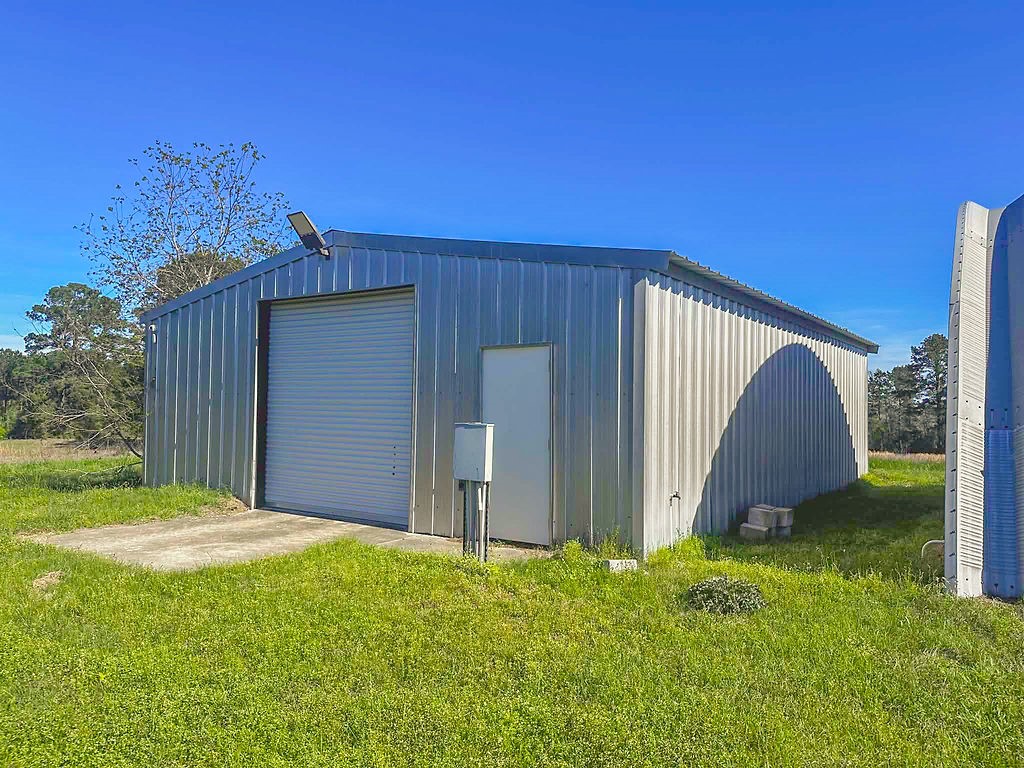 1560 Fm 355 Property Photo 31
