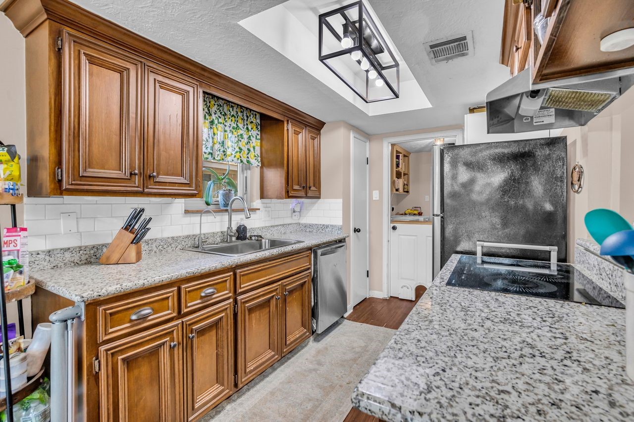 18019 Blundell Drive Property Photo 3