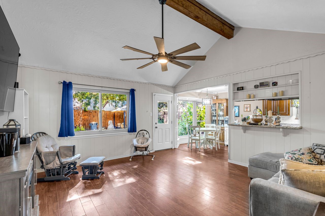 18019 Blundell Drive Property Photo 4