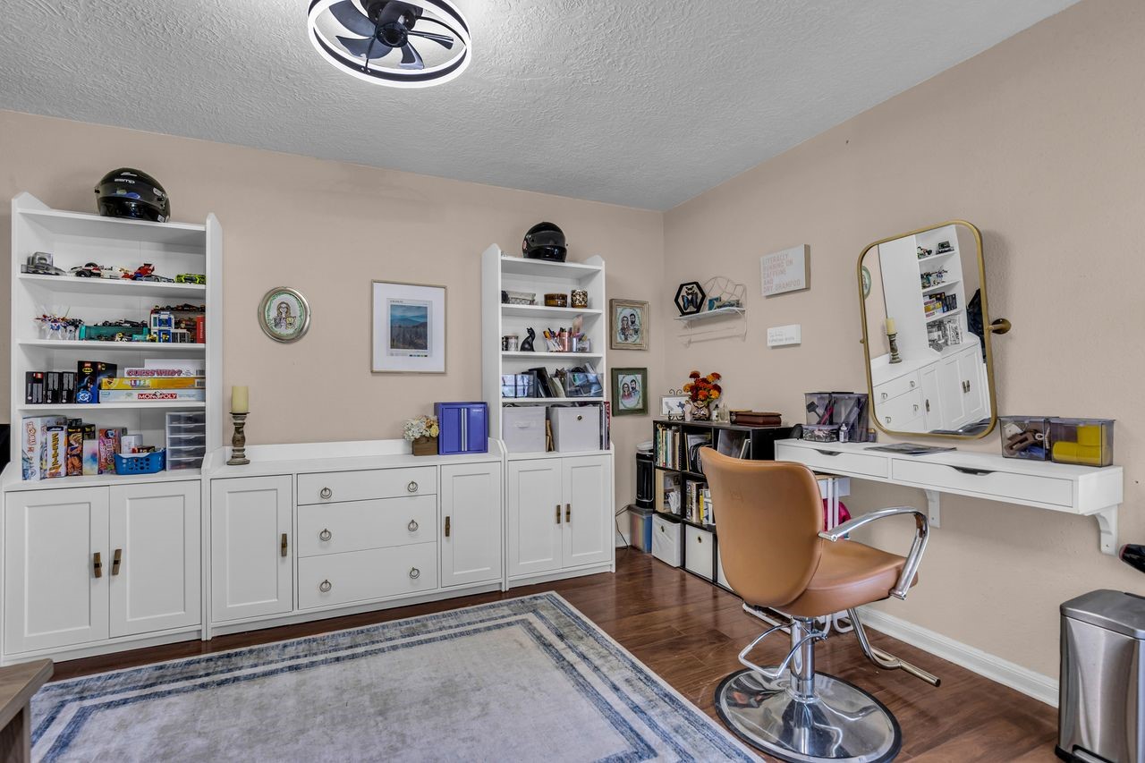 18019 Blundell Drive Property Photo 5