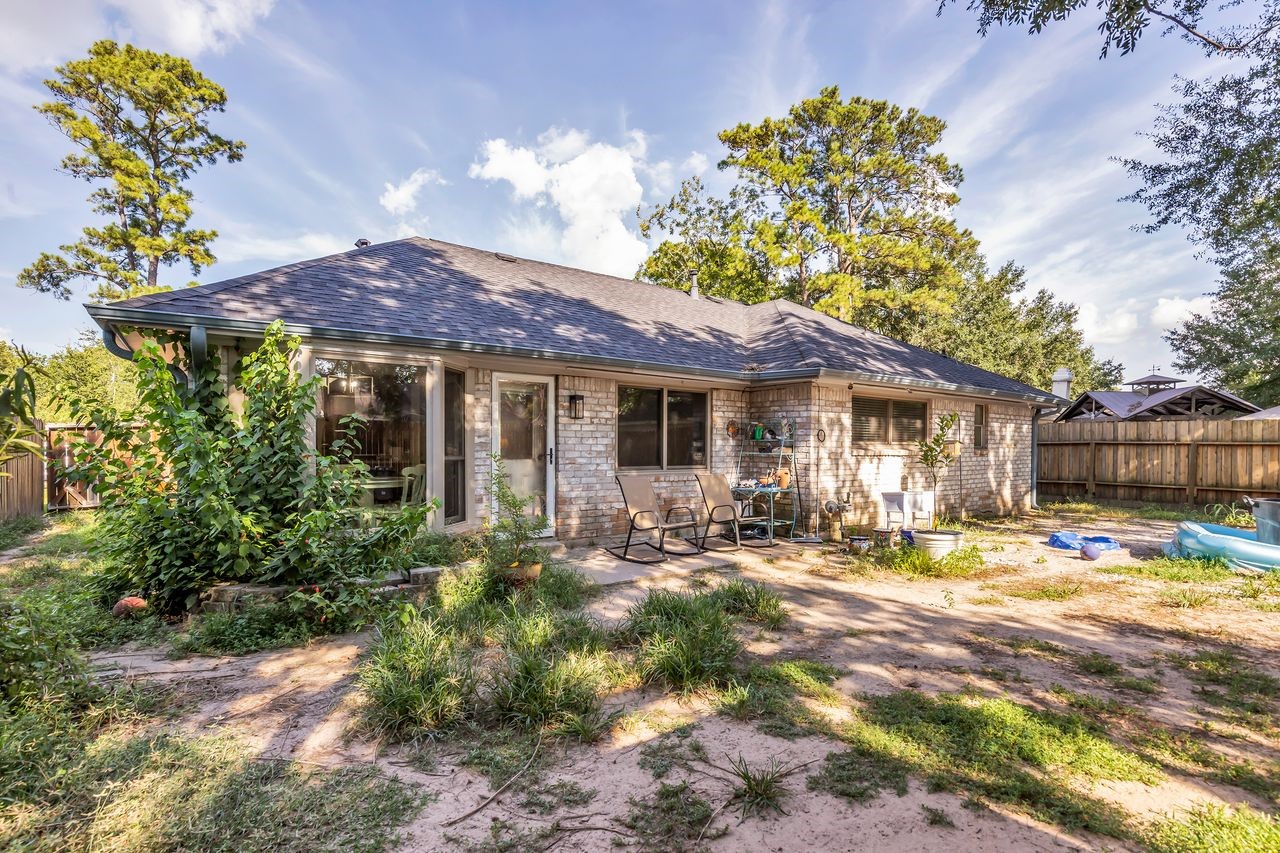 18019 Blundell Drive Property Photo 7