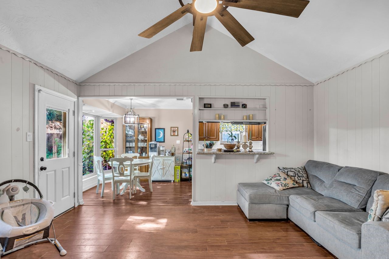 18019 Blundell Drive Property Photo 8