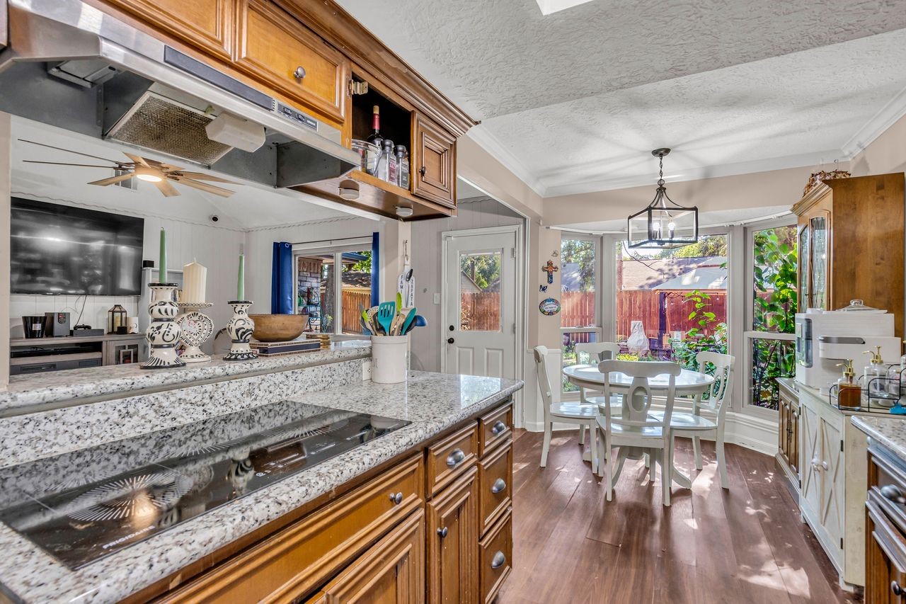 18019 Blundell Drive Property Photo 16