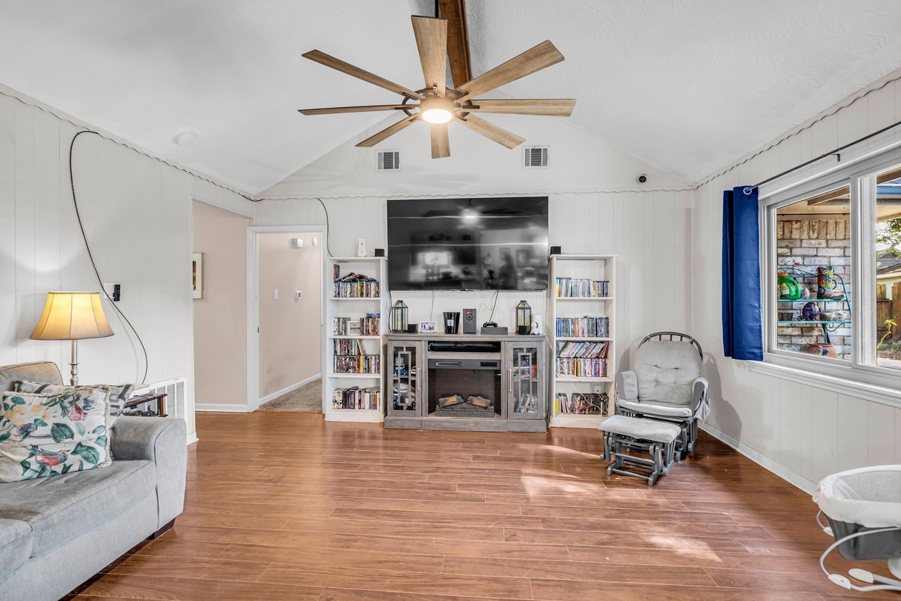 18019 Blundell Drive Property Photo 19