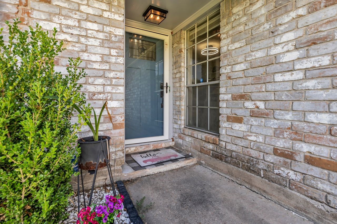 18019 Blundell Drive Property Photo 24