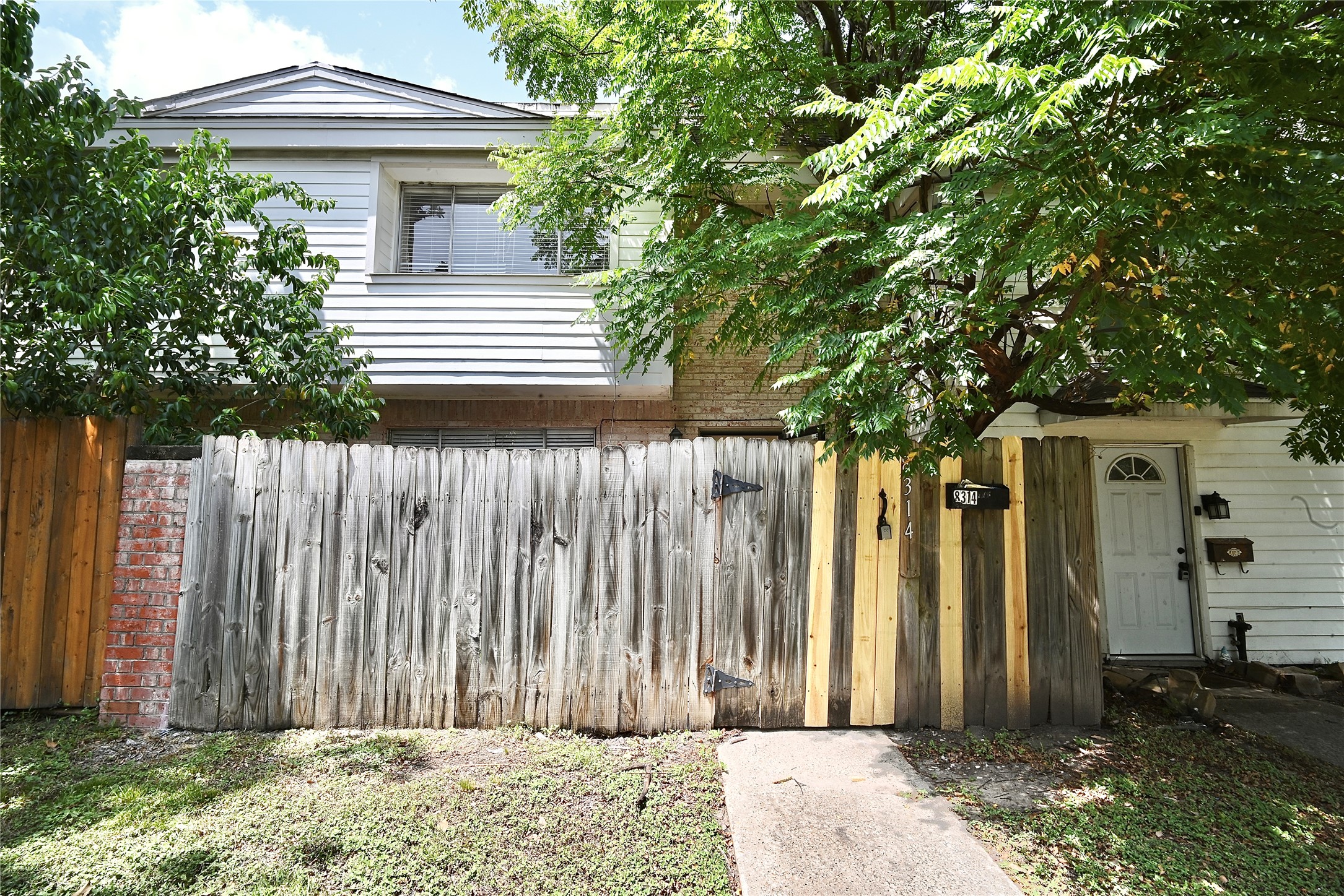 8314 La Roche Lane Property Photo 2