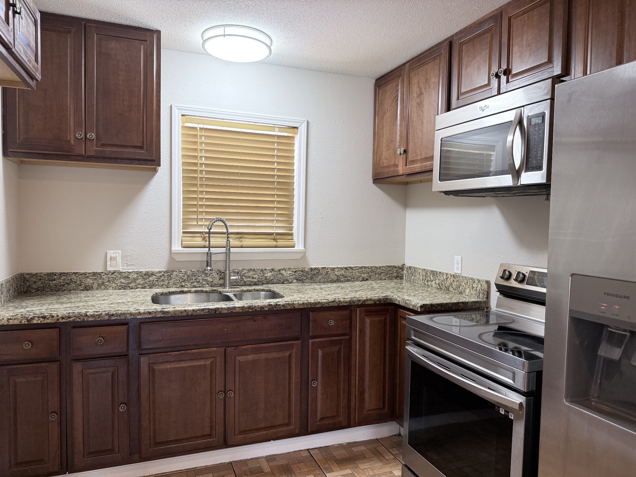 909 Rittenhouse Street Property Photo 6