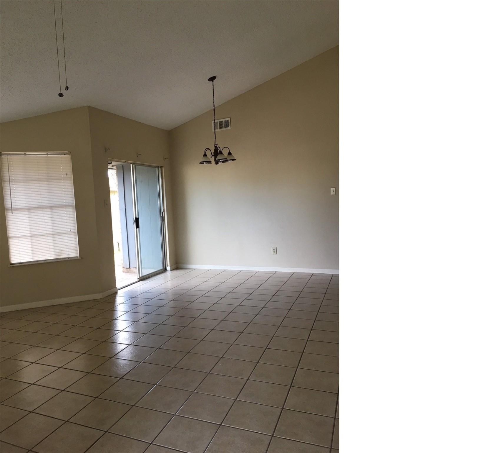 13823 Bay Gardens Drive Property Photo 3