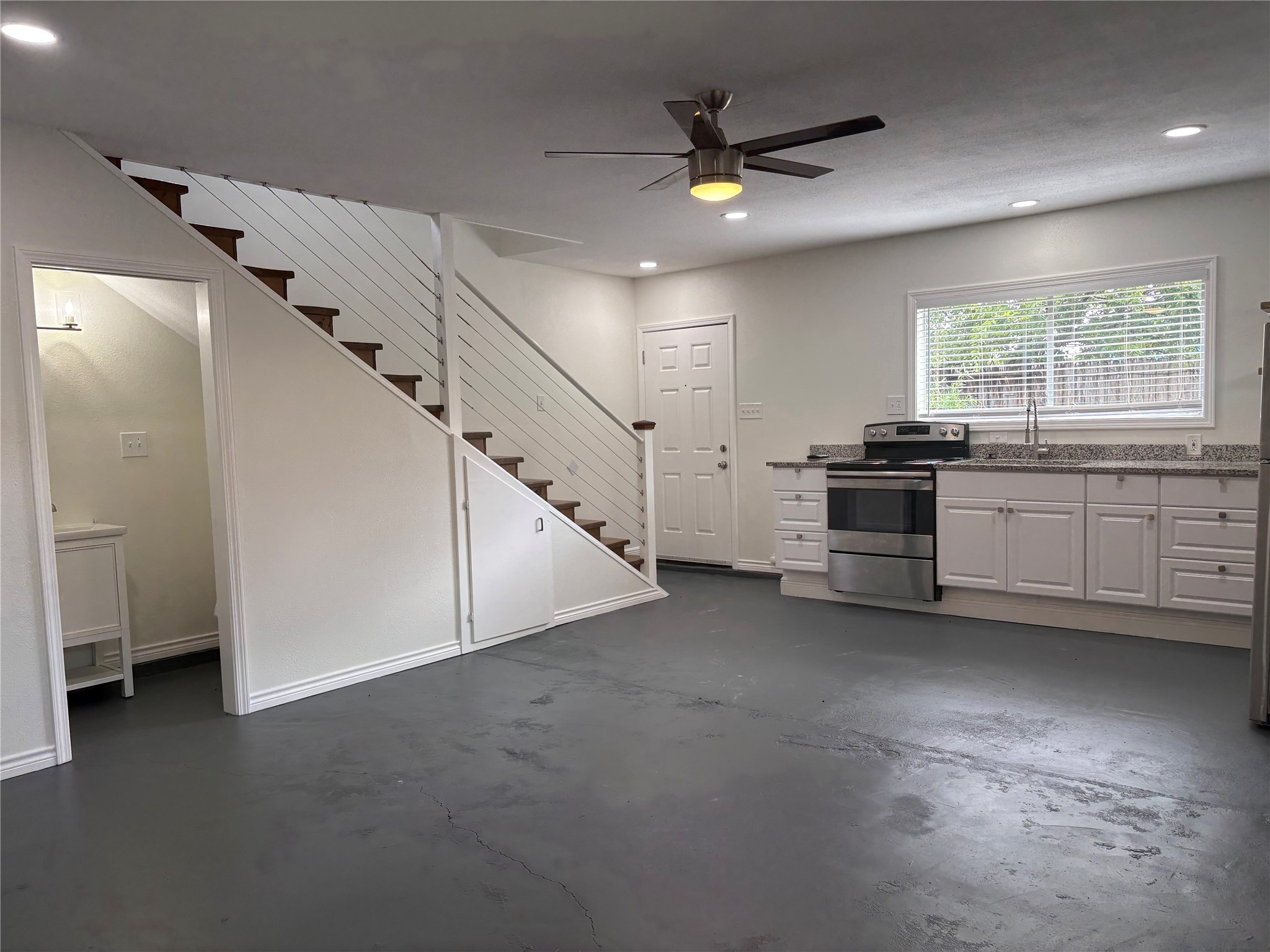 5325 Avenue R 1/2 B Property Photo 2