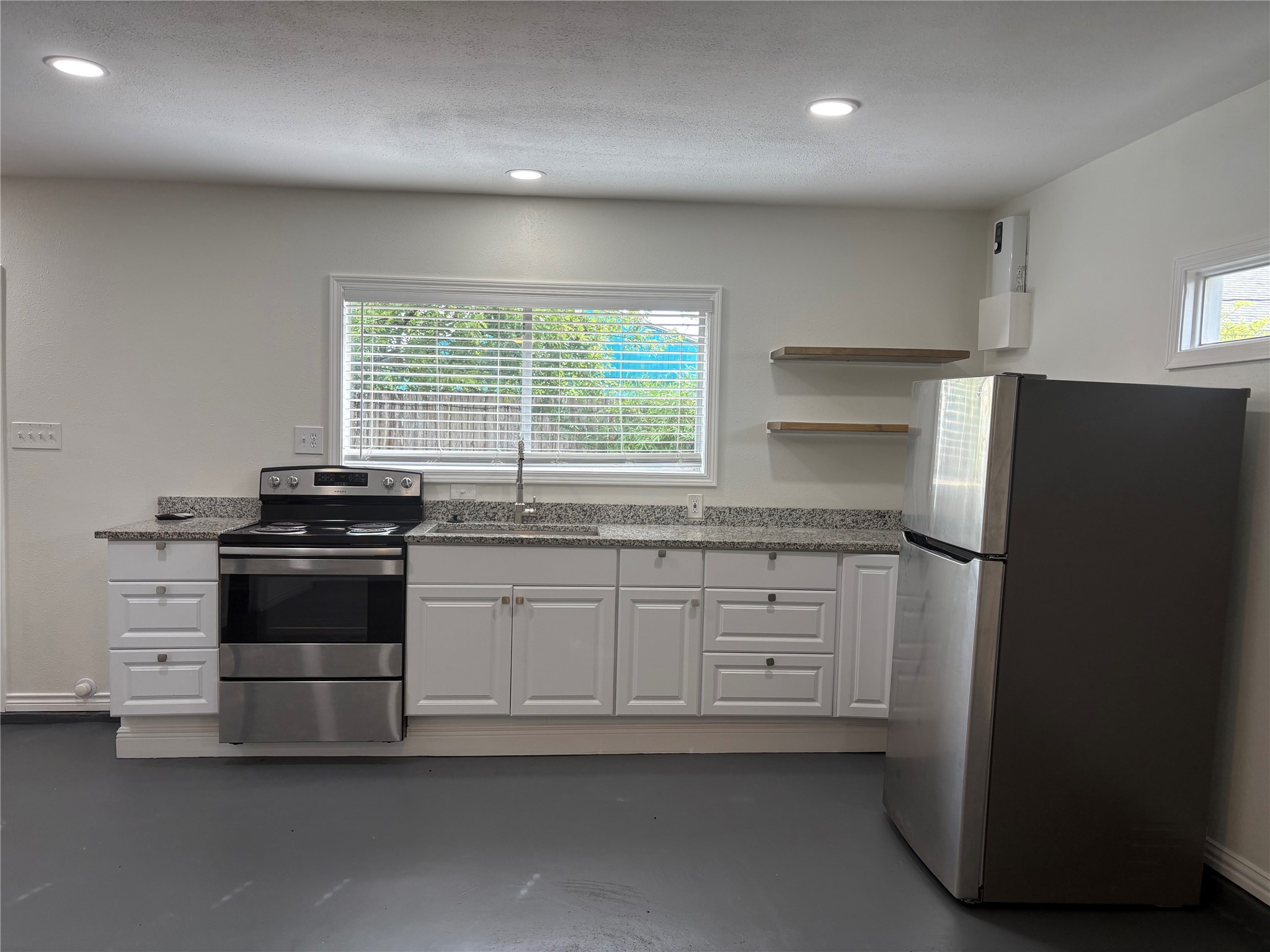 5325 Avenue R 1/2 B Property Photo 3