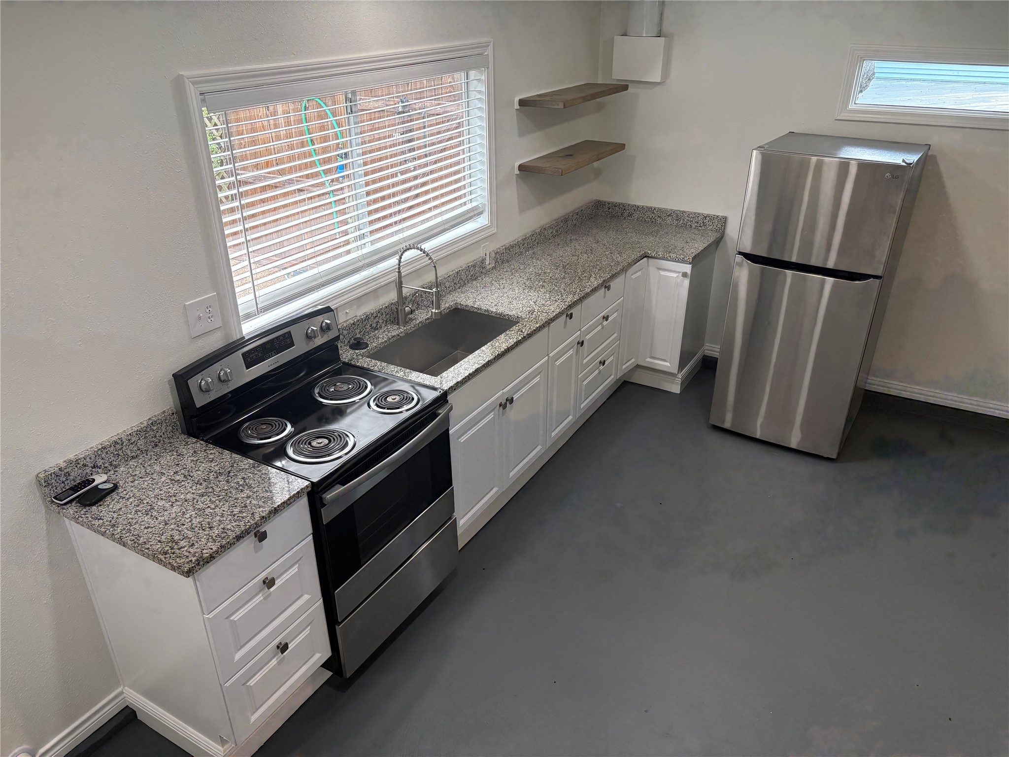 5325 Avenue R 1/2 B Property Photo 4
