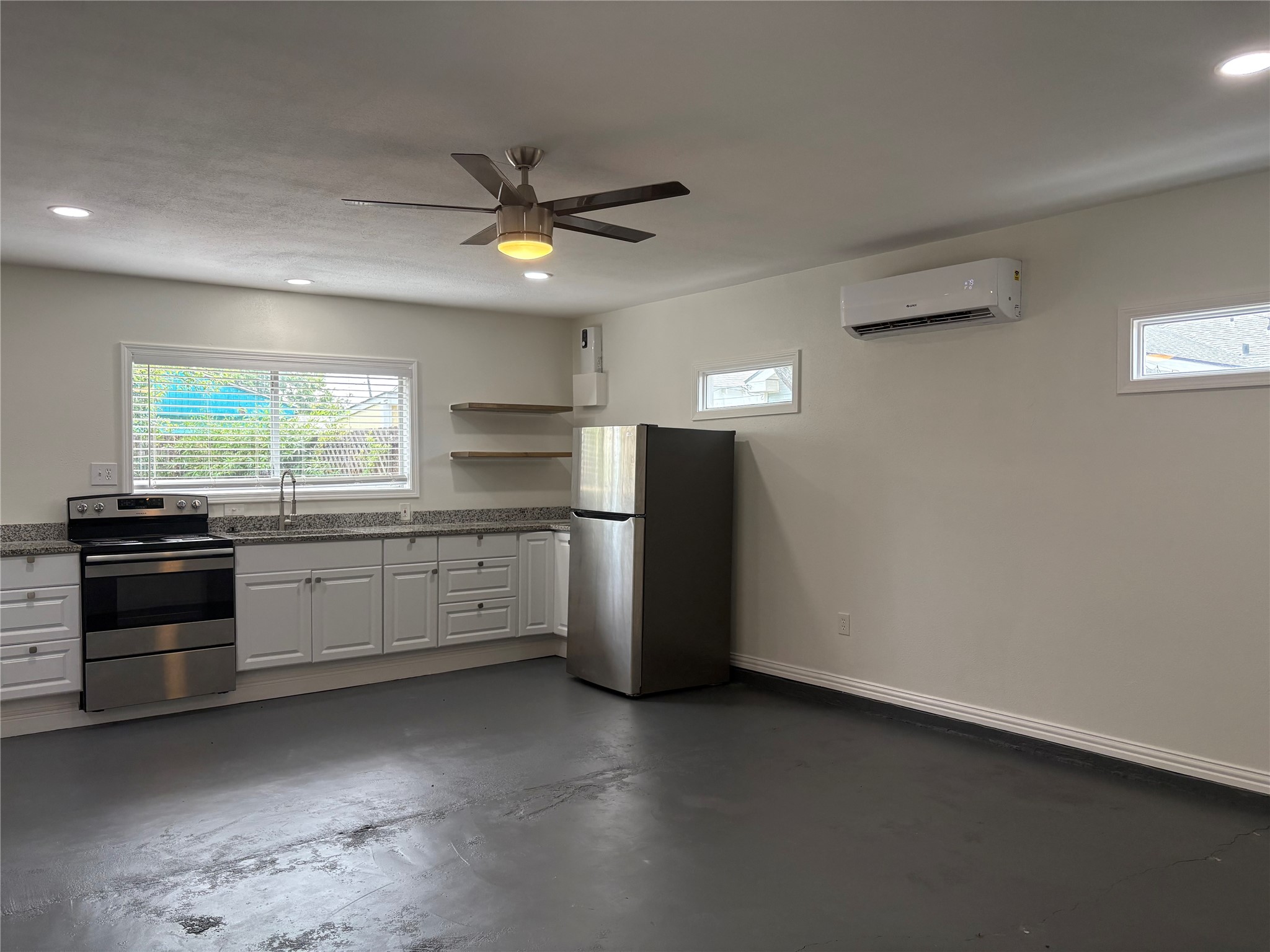 5325 Avenue R 1/2 B Property Photo 10