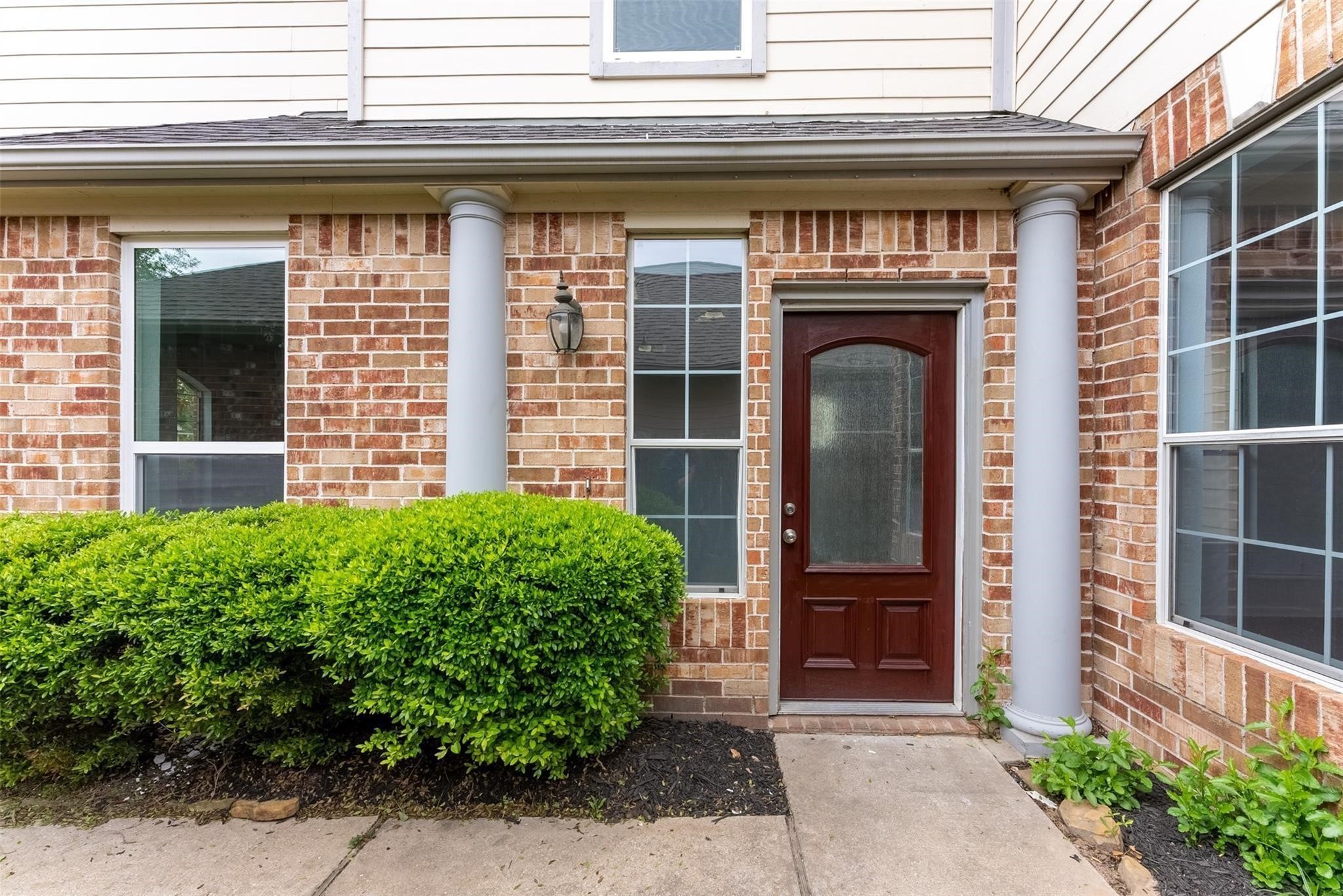 21706 Spring Vine Ln Property Photo 5