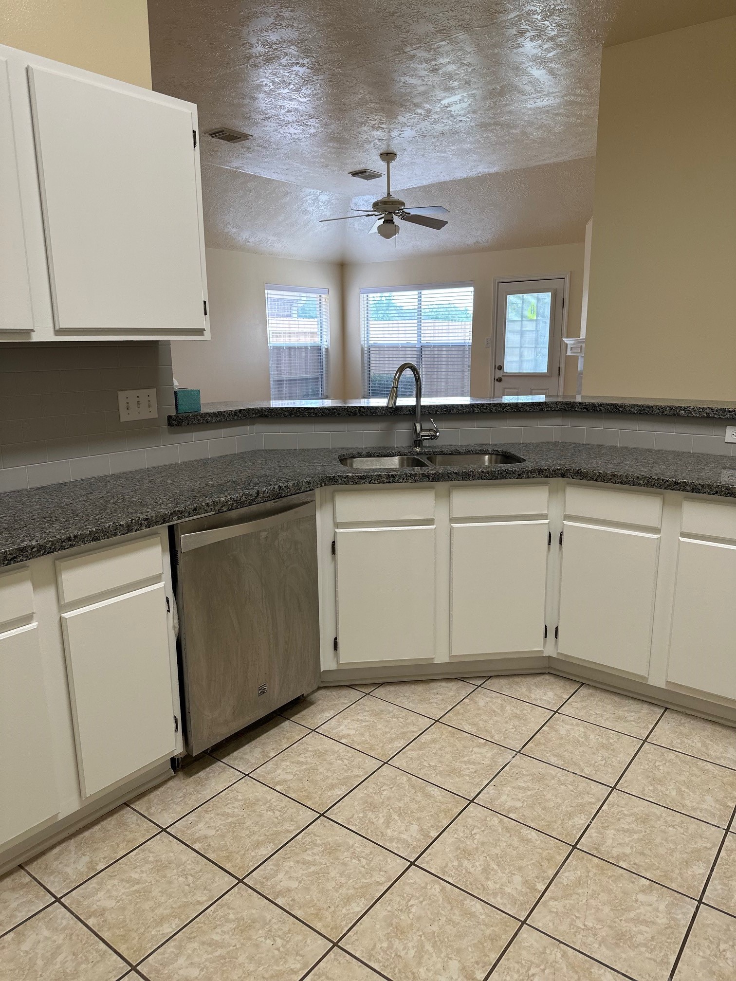 6815 Stratford Park Drive Property Photo 4