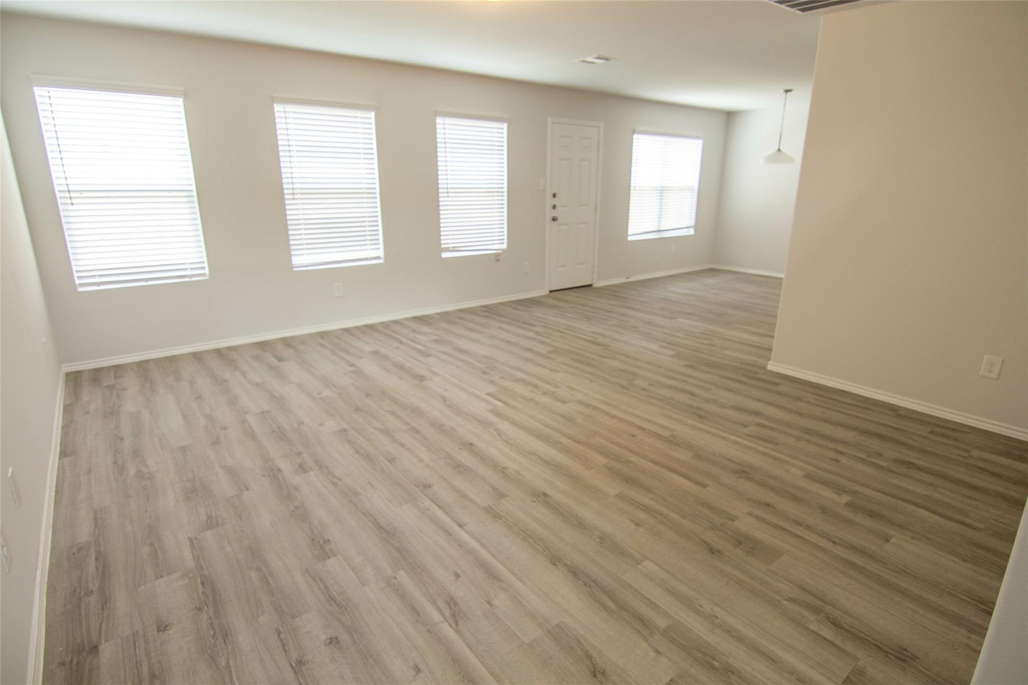 5310 Tobins Gully Drive Property Photo 4