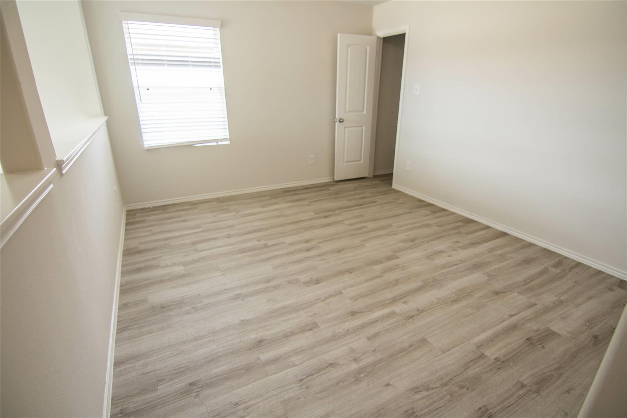 5310 Tobins Gully Drive Property Photo 8