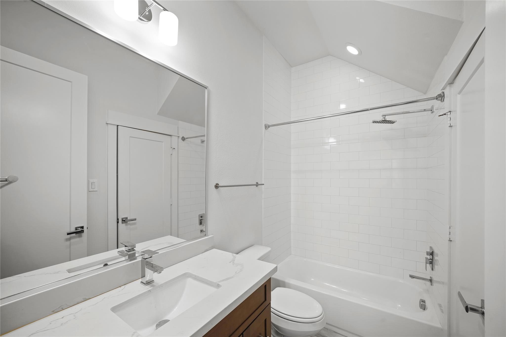 616 Roy Street Property Photo 5