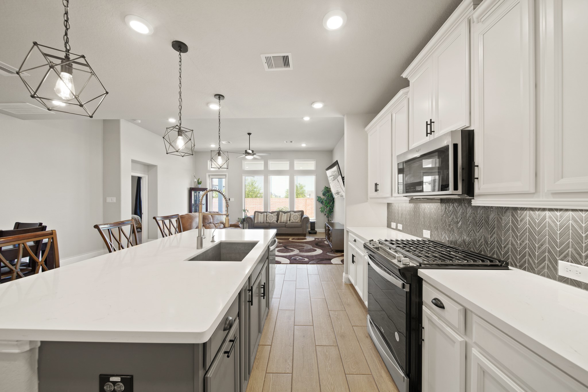 1735 Harvest Lake Drive Property Photo 1