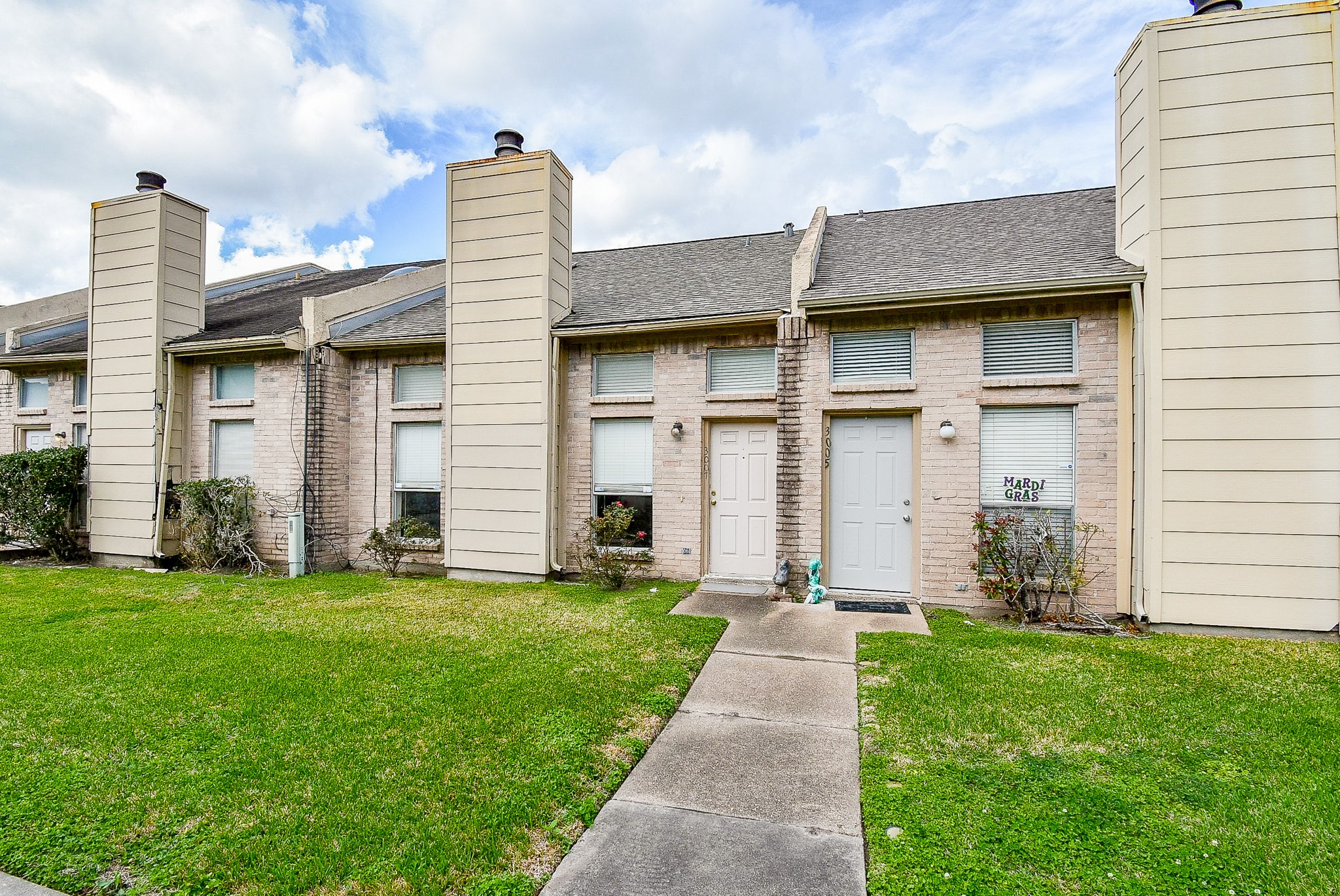 3007 Creekview Drive Property Photo 1