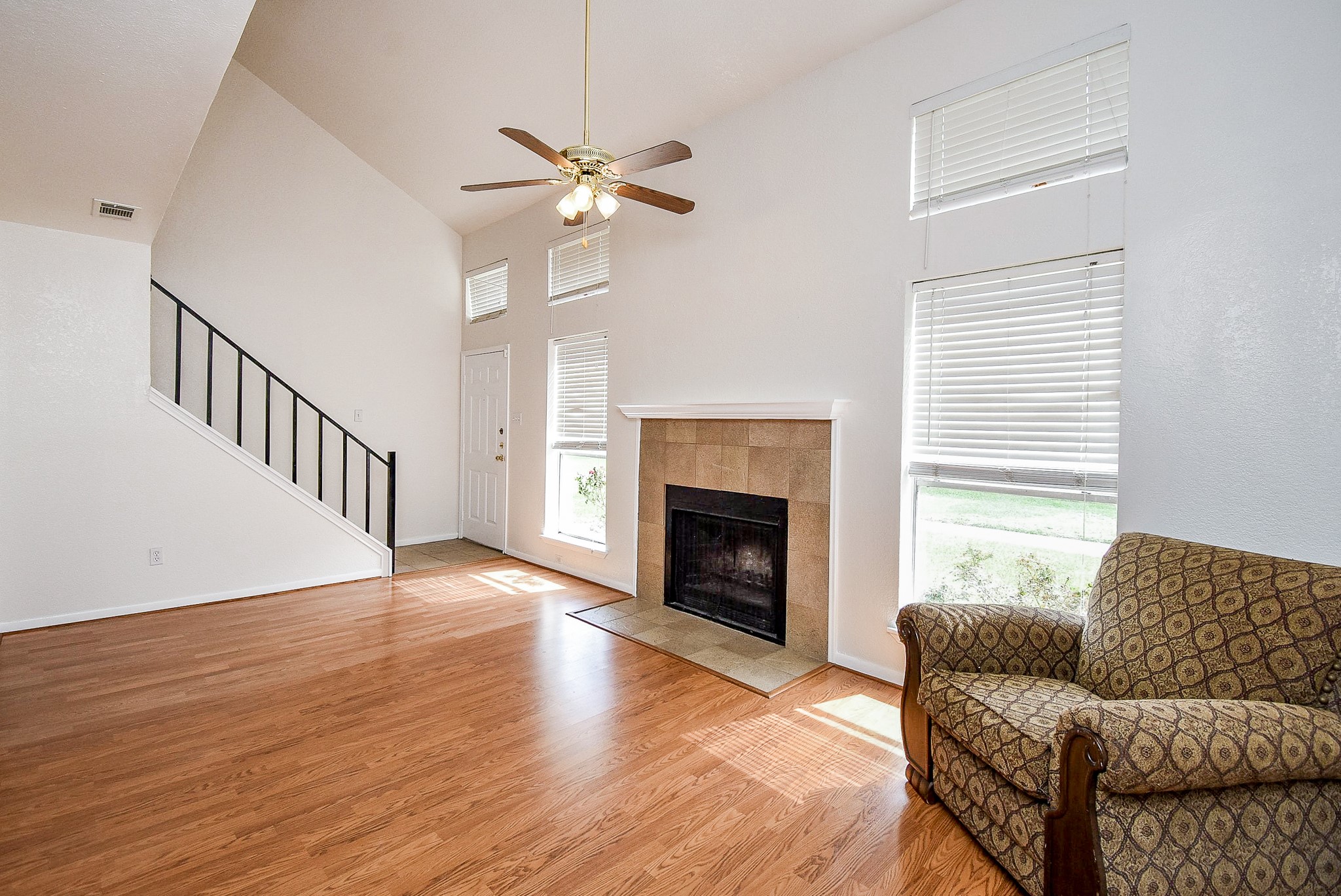 3007 Creekview Drive Property Photo 2