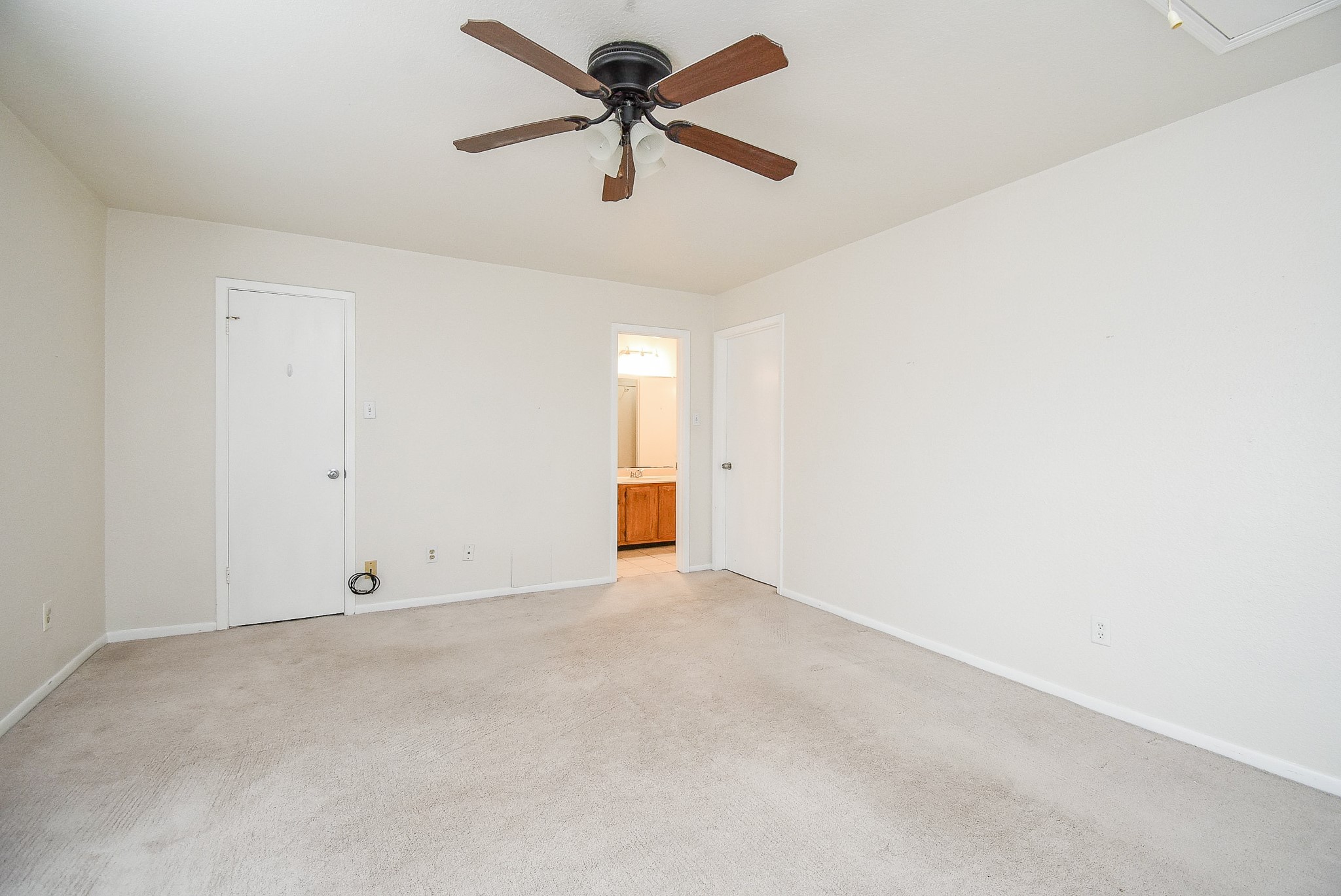 3007 Creekview Drive Property Photo 17