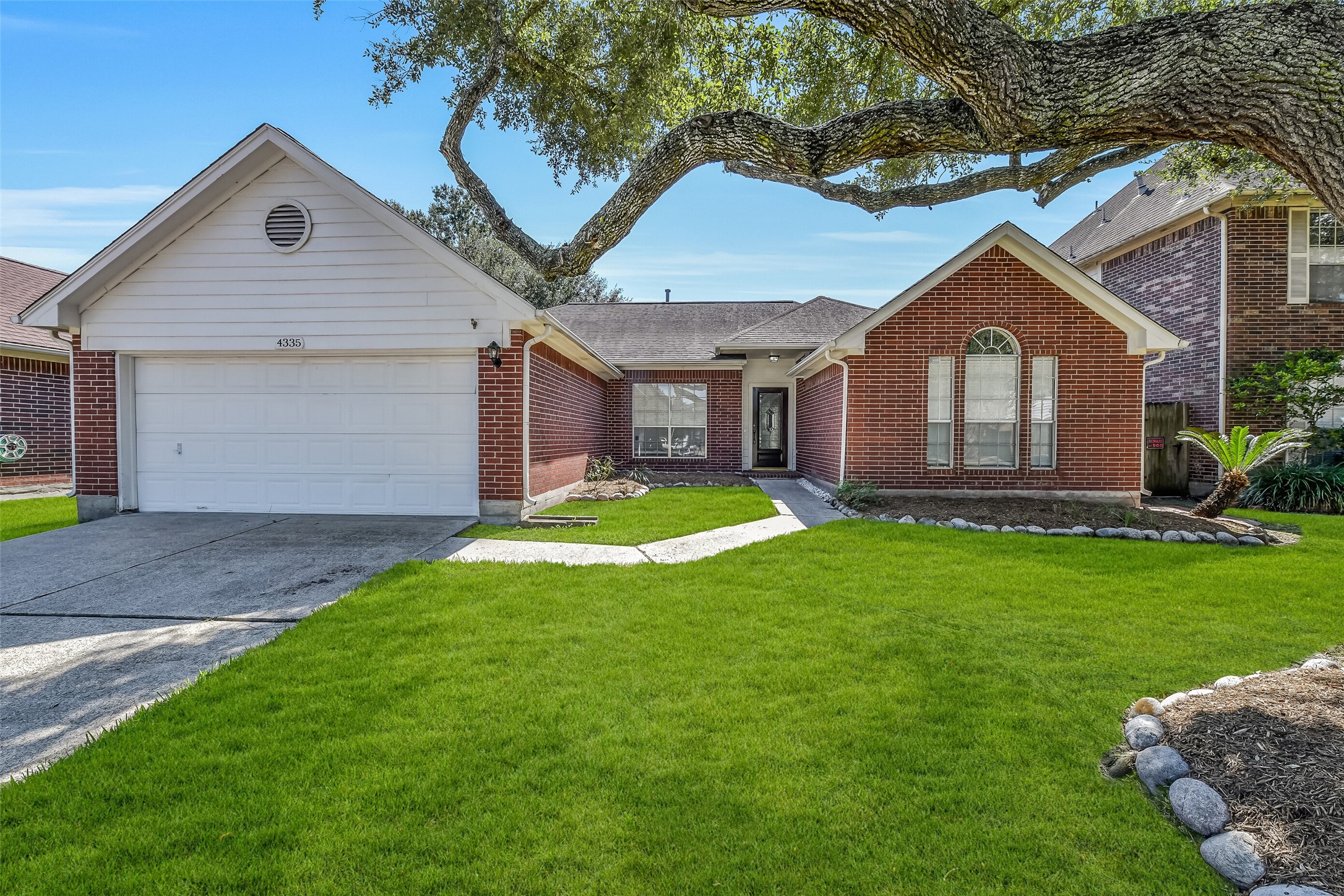 4335 Sugar Bars Drive Property Photo 1