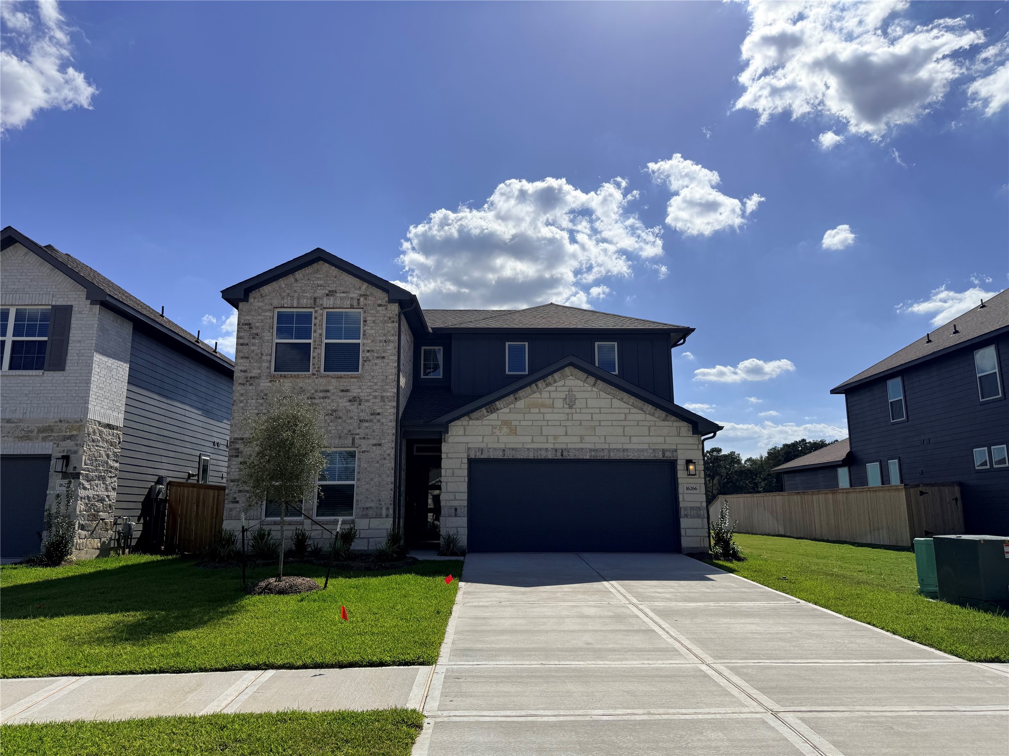 16266 Parish Pointe Court Property Photo 1