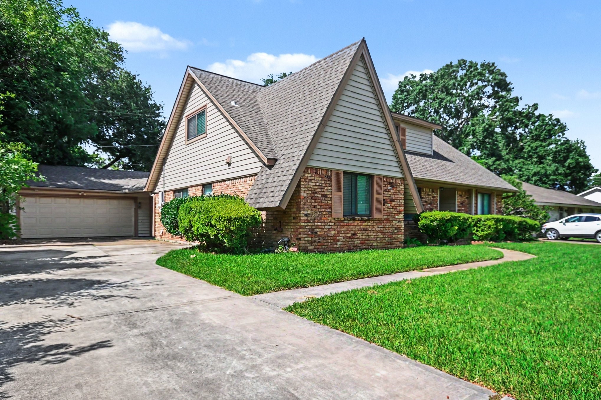 5113 Cottonwood Circle Property Photo 1