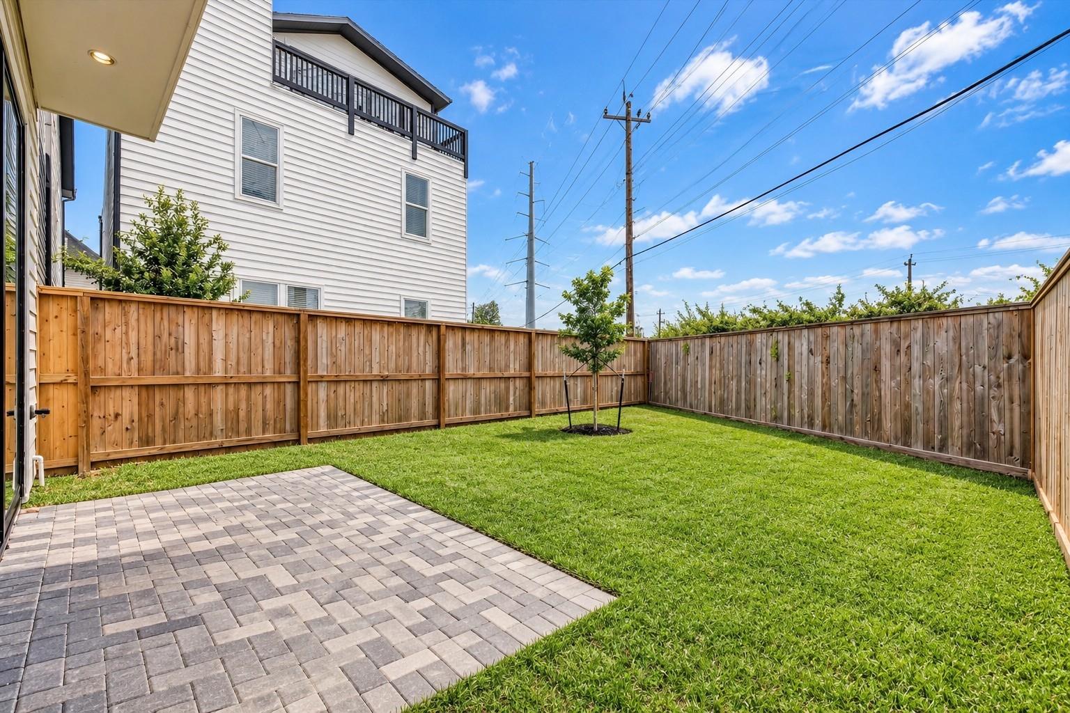 1006 Golden Nectar Property Photo 1
