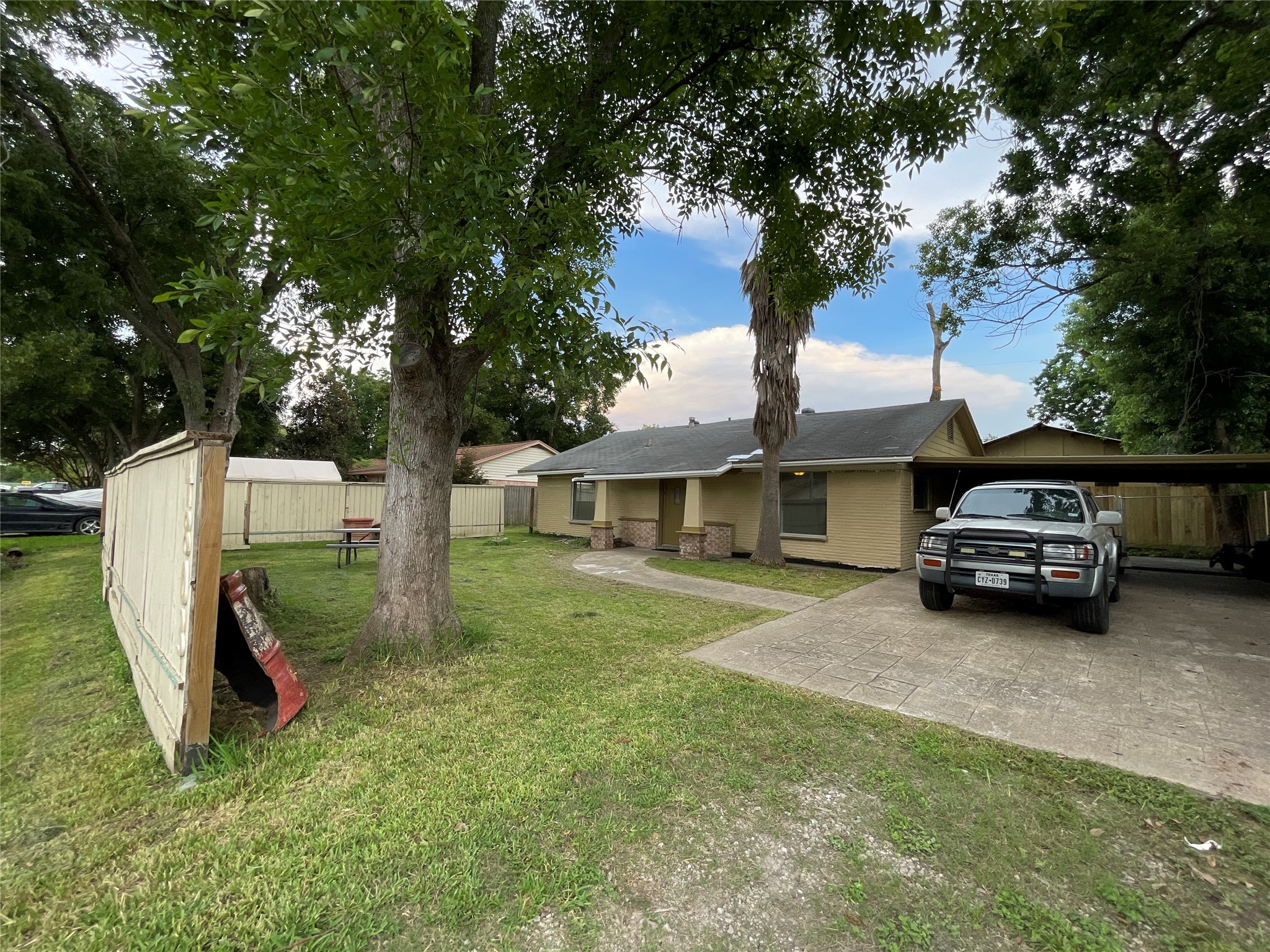 4803 Geraldine Street Property Photo 3