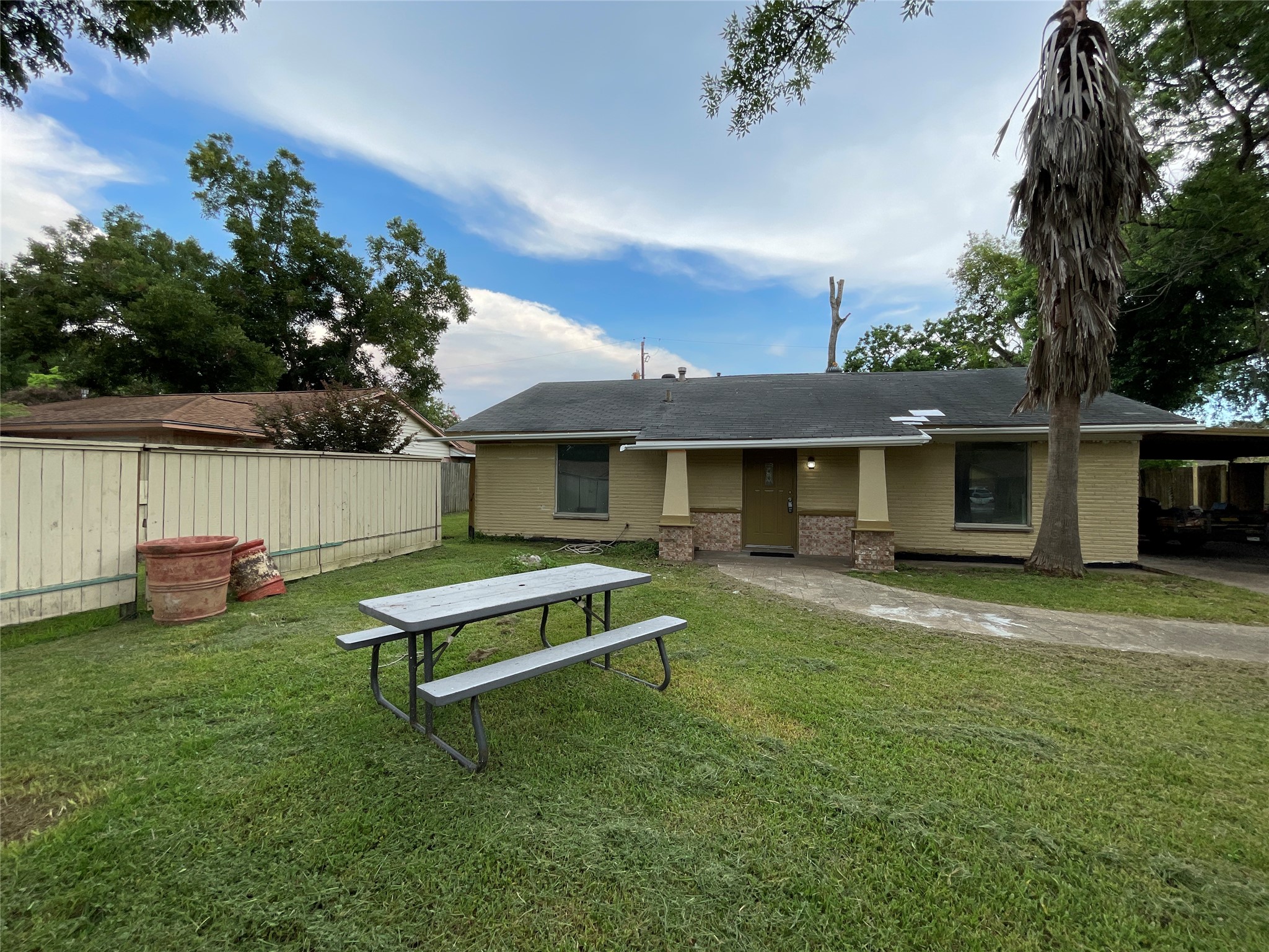 4803 Geraldine Street Property Photo 6
