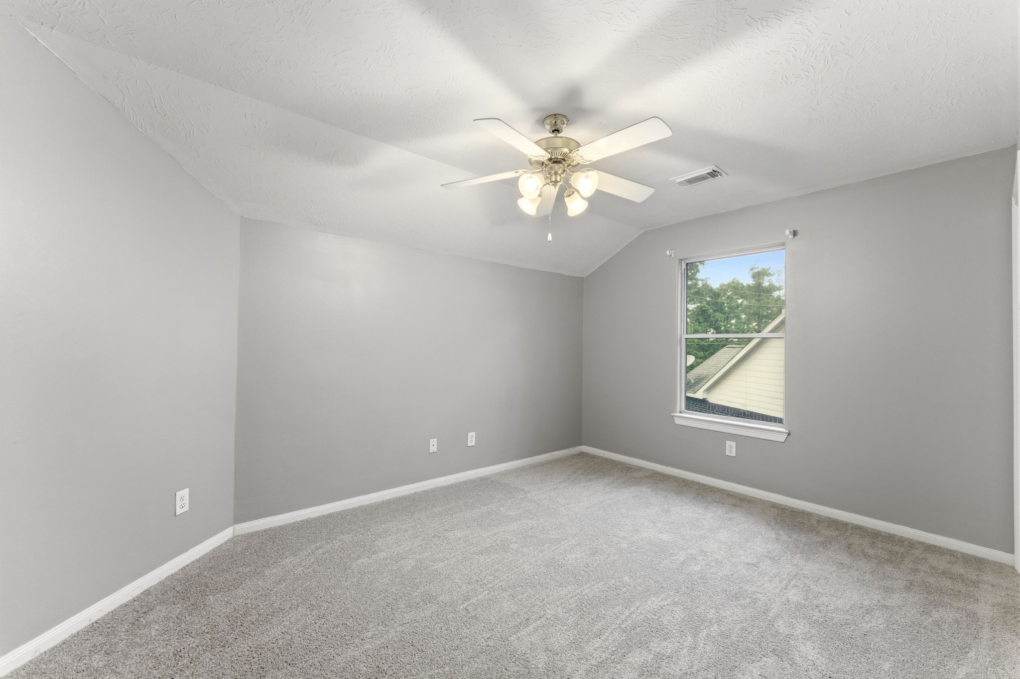 17439 Sweet Song Drive Property Photo 20